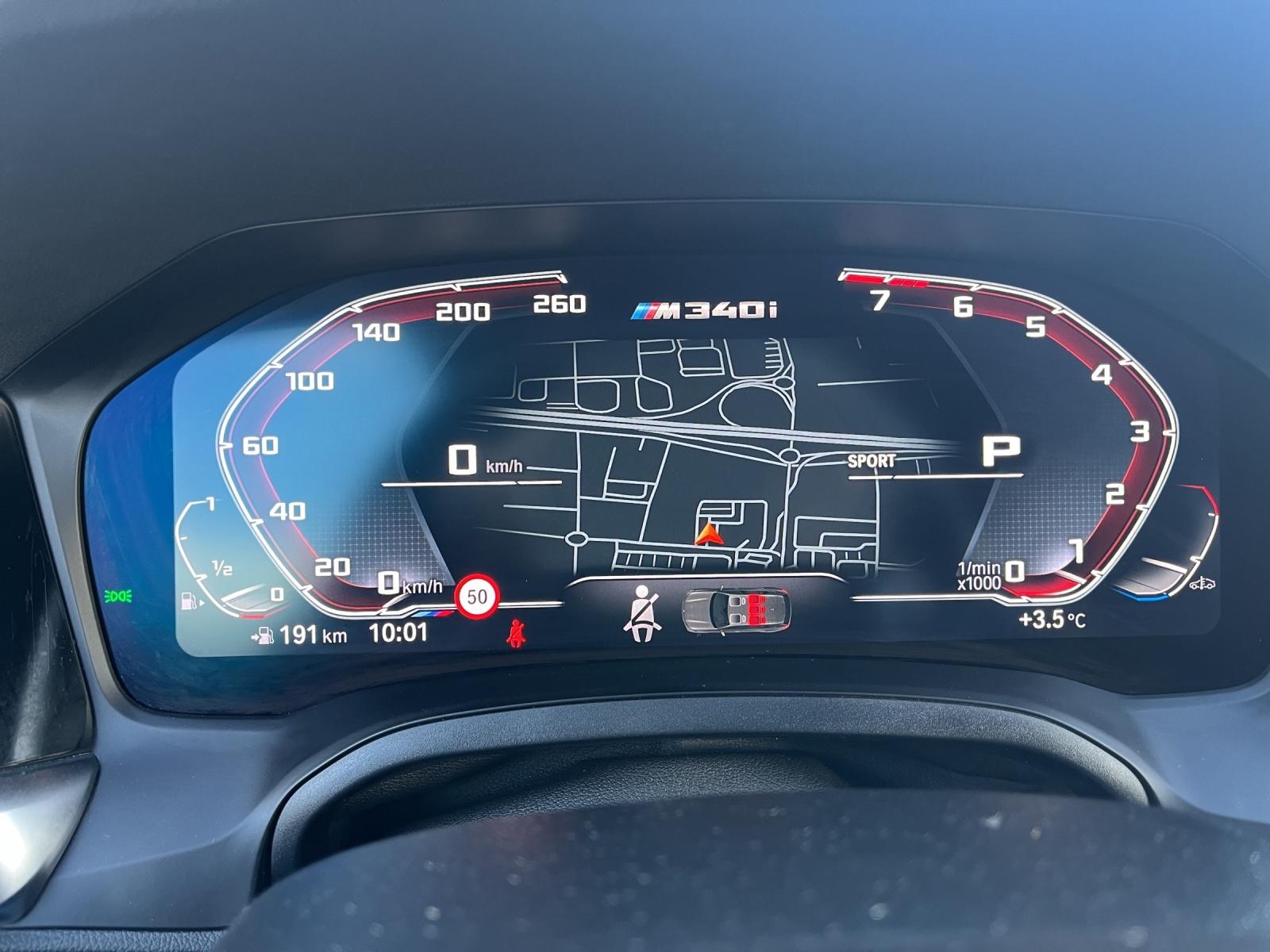 BMW M340i xDrive 48V Touring Steptronic-image-13