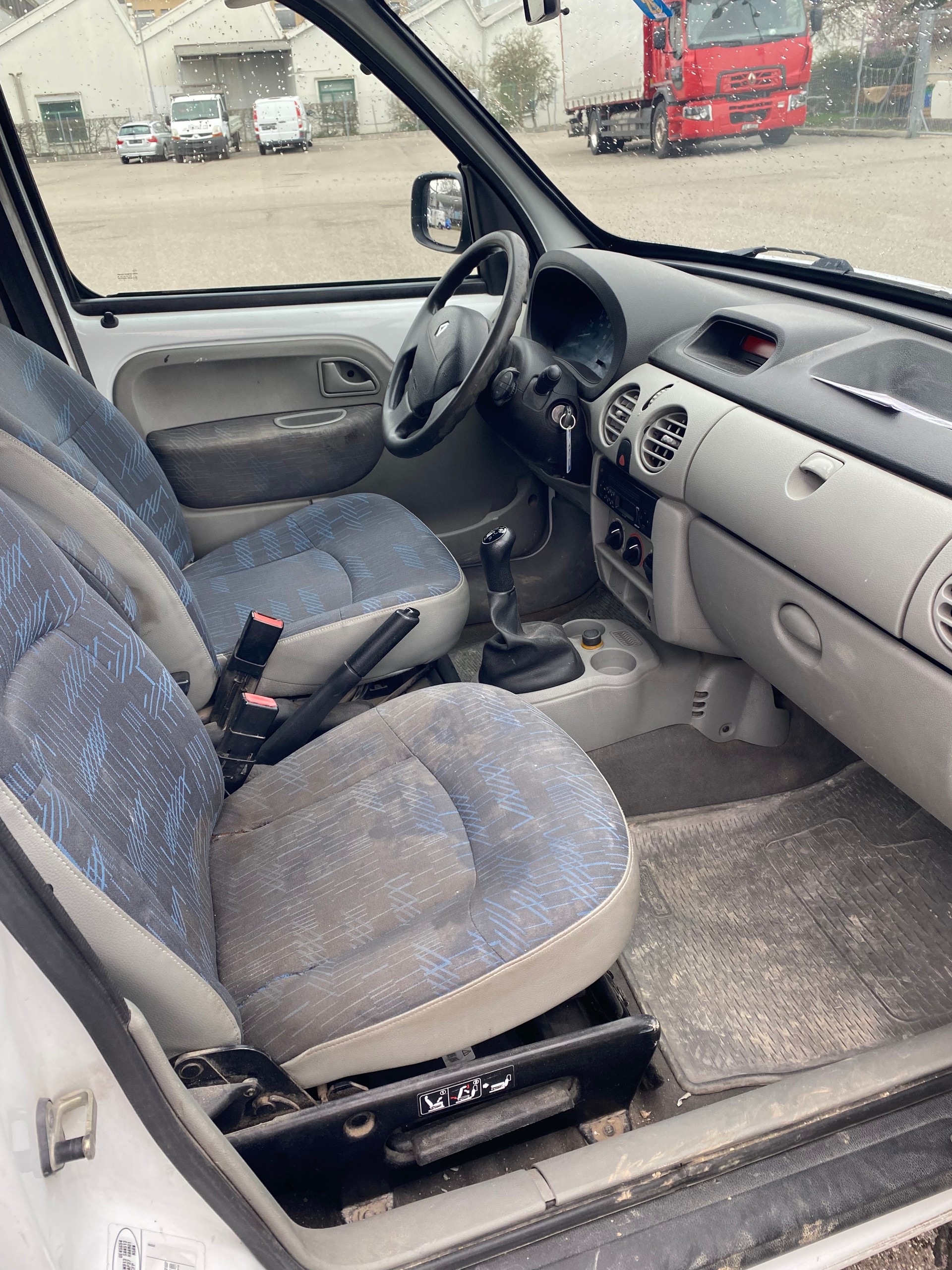 RENAULT Kangoo 1.5 dCi-image-4