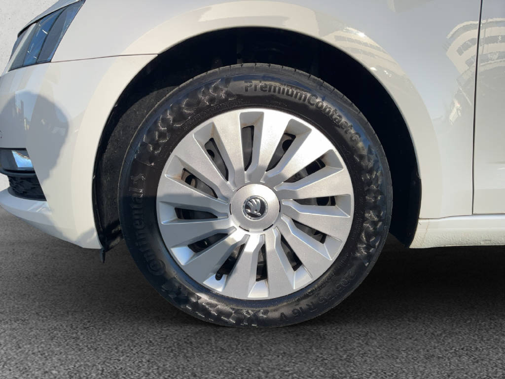 SKODA Octavia Combi 1.6 TDI 115 Ambition 4x4-image-13