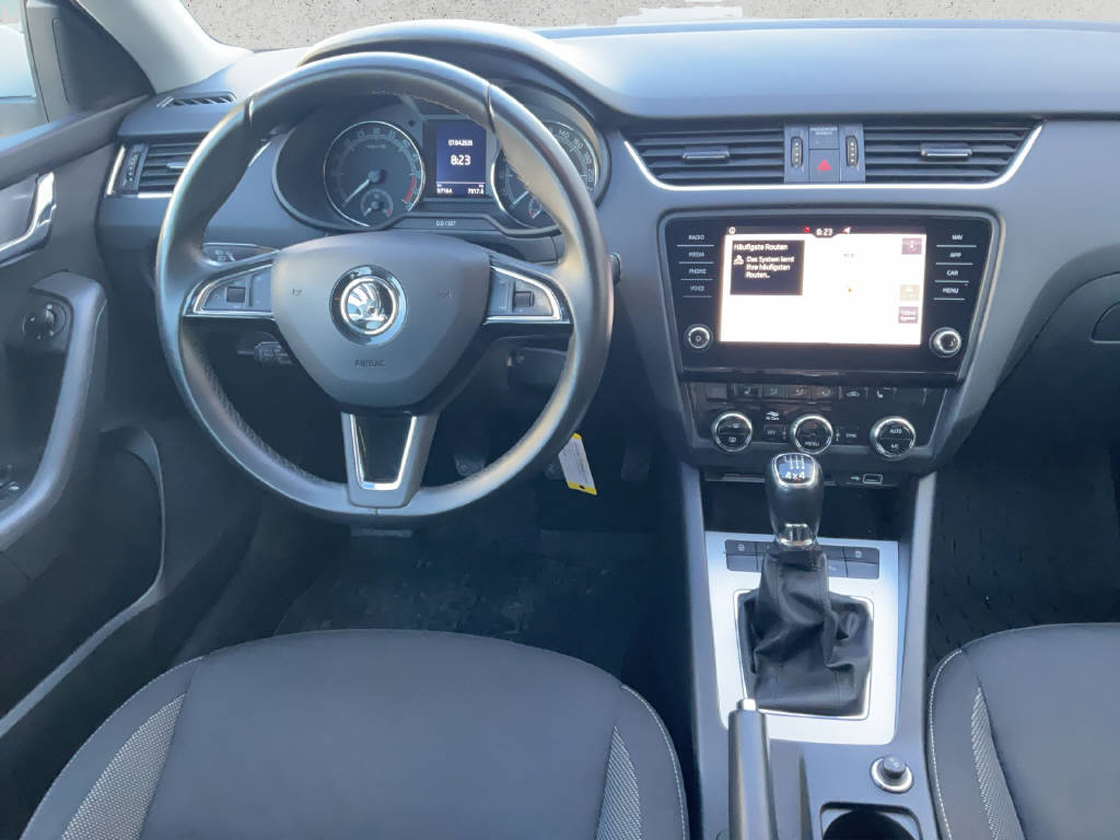 SKODA Octavia Combi 1.6 TDI 115 Ambition 4x4-image-10