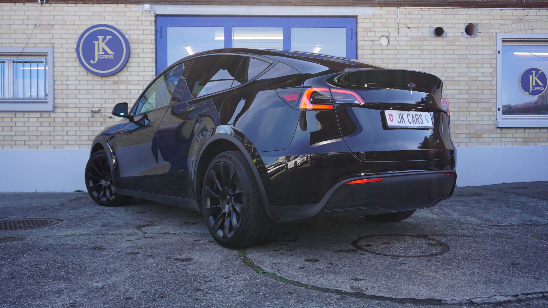 TESLA Model Y Long Range-image-7