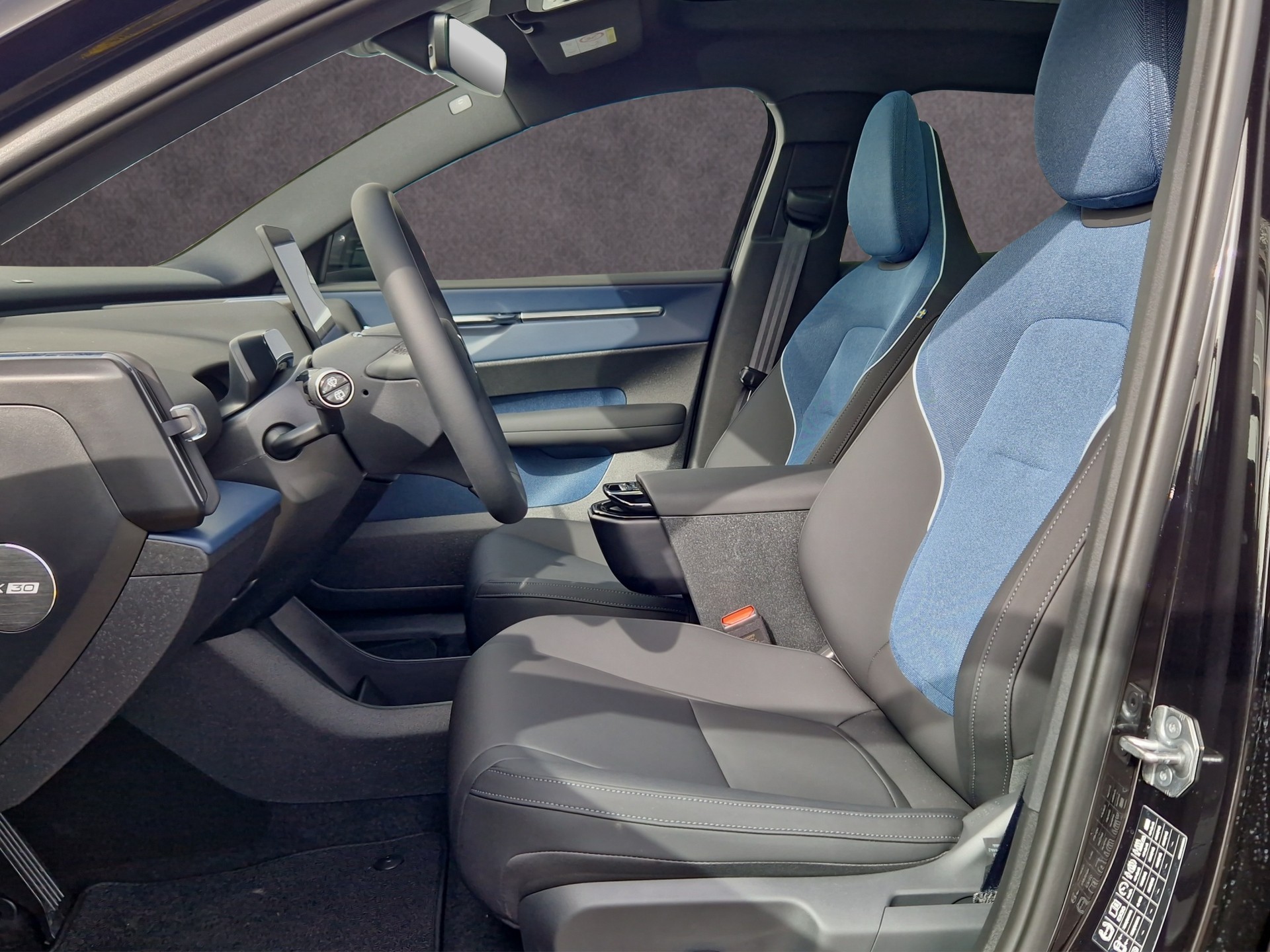 VOLVO EX30 CC E60 Twin Performance AWD-image-10