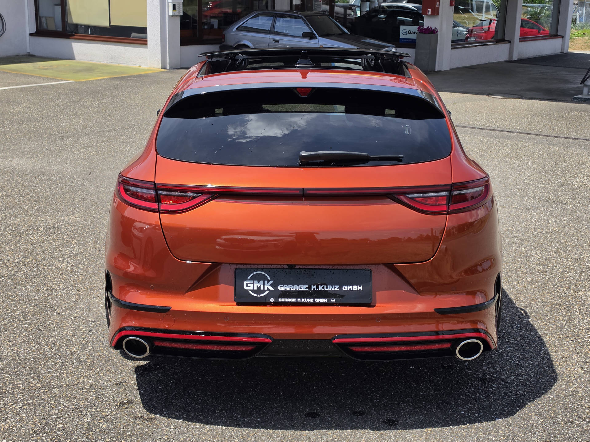 KIA ProCeed 1.6 T-GDi GT-showroom-element-3