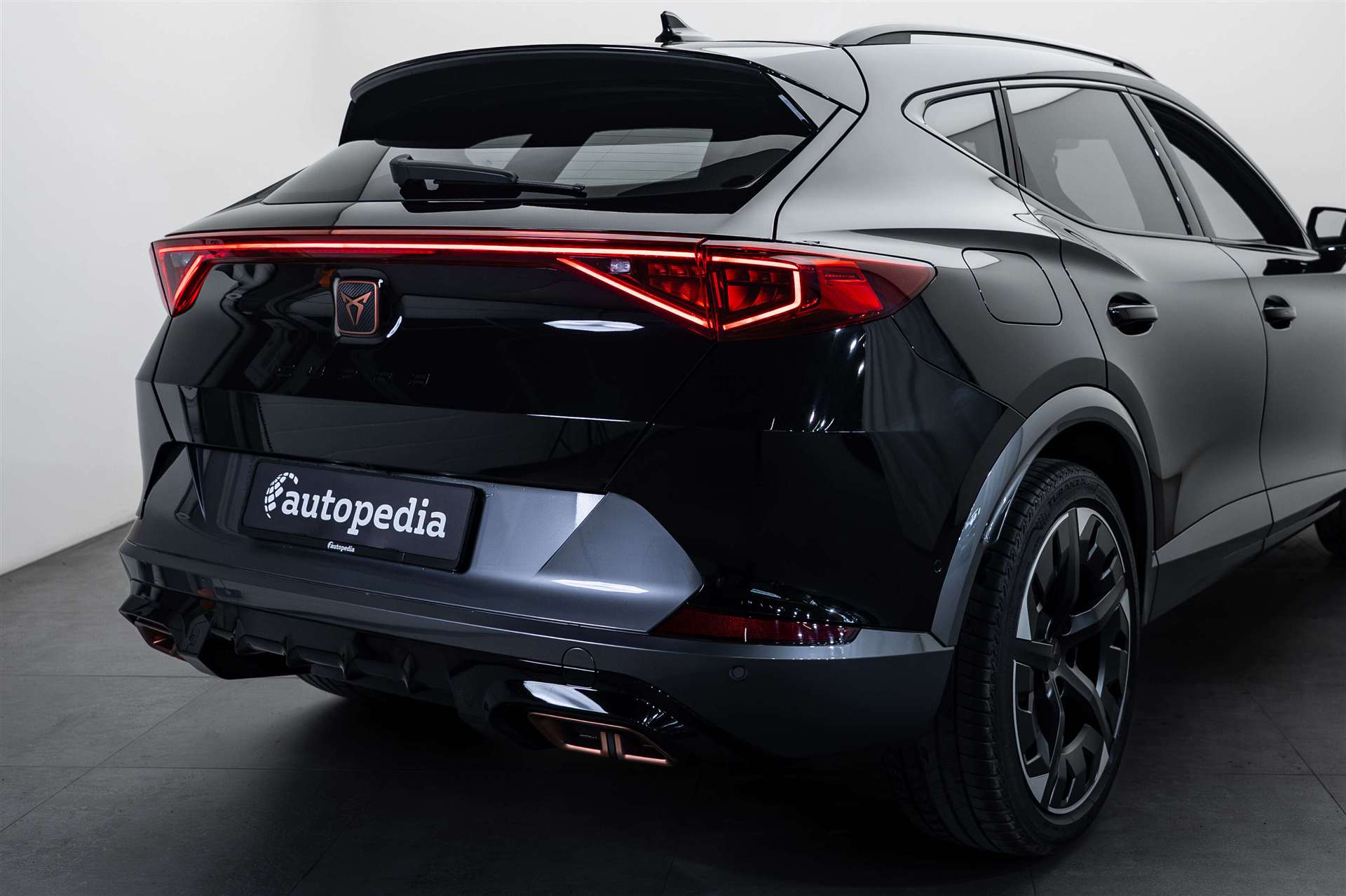 CUPRA Formentor 1.4 e-HYBRID pHEV VZ DSG 245PS-image-3