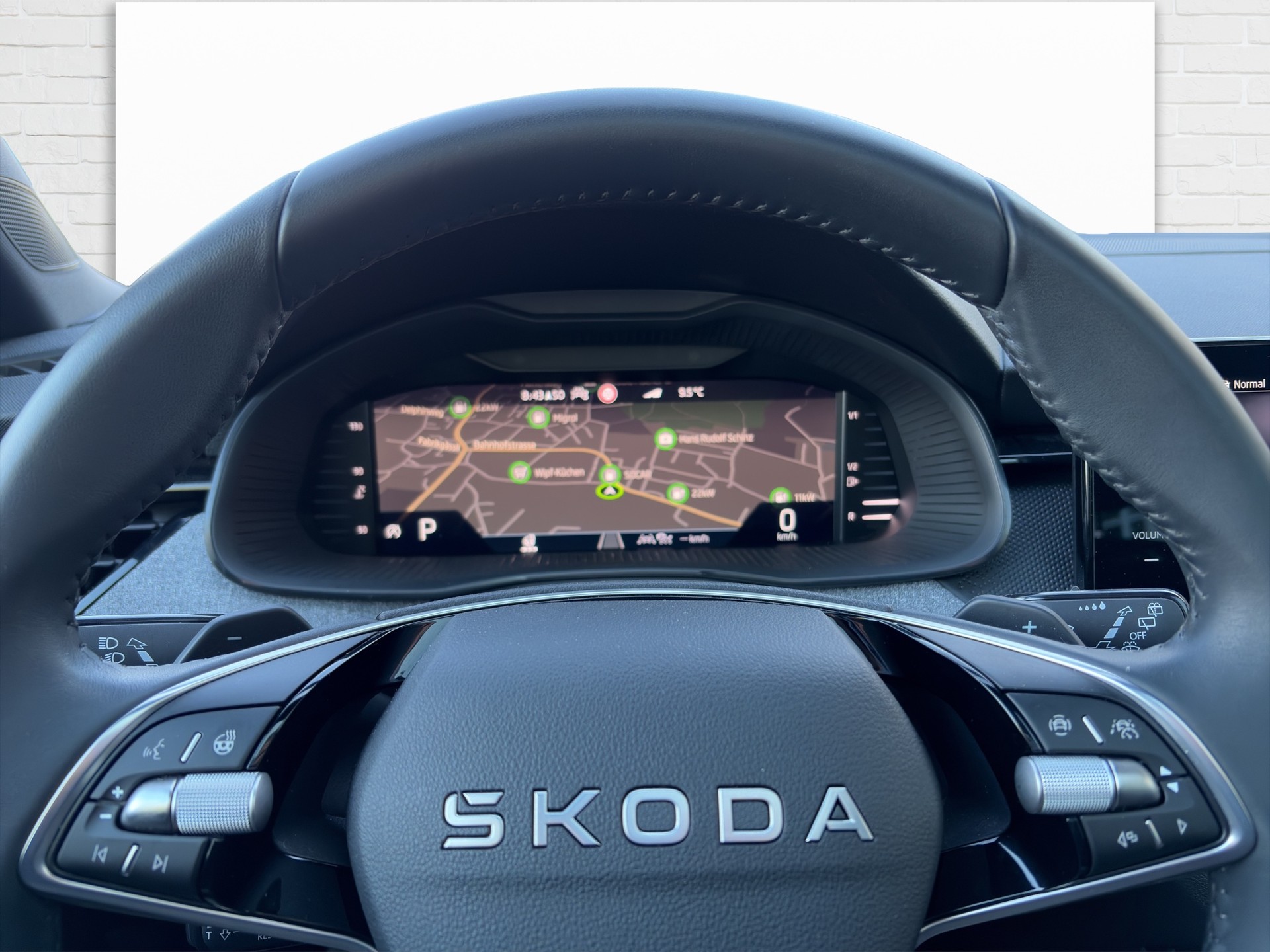 SKODA Kamiq 1.5 TSI Selection DSG-image-4