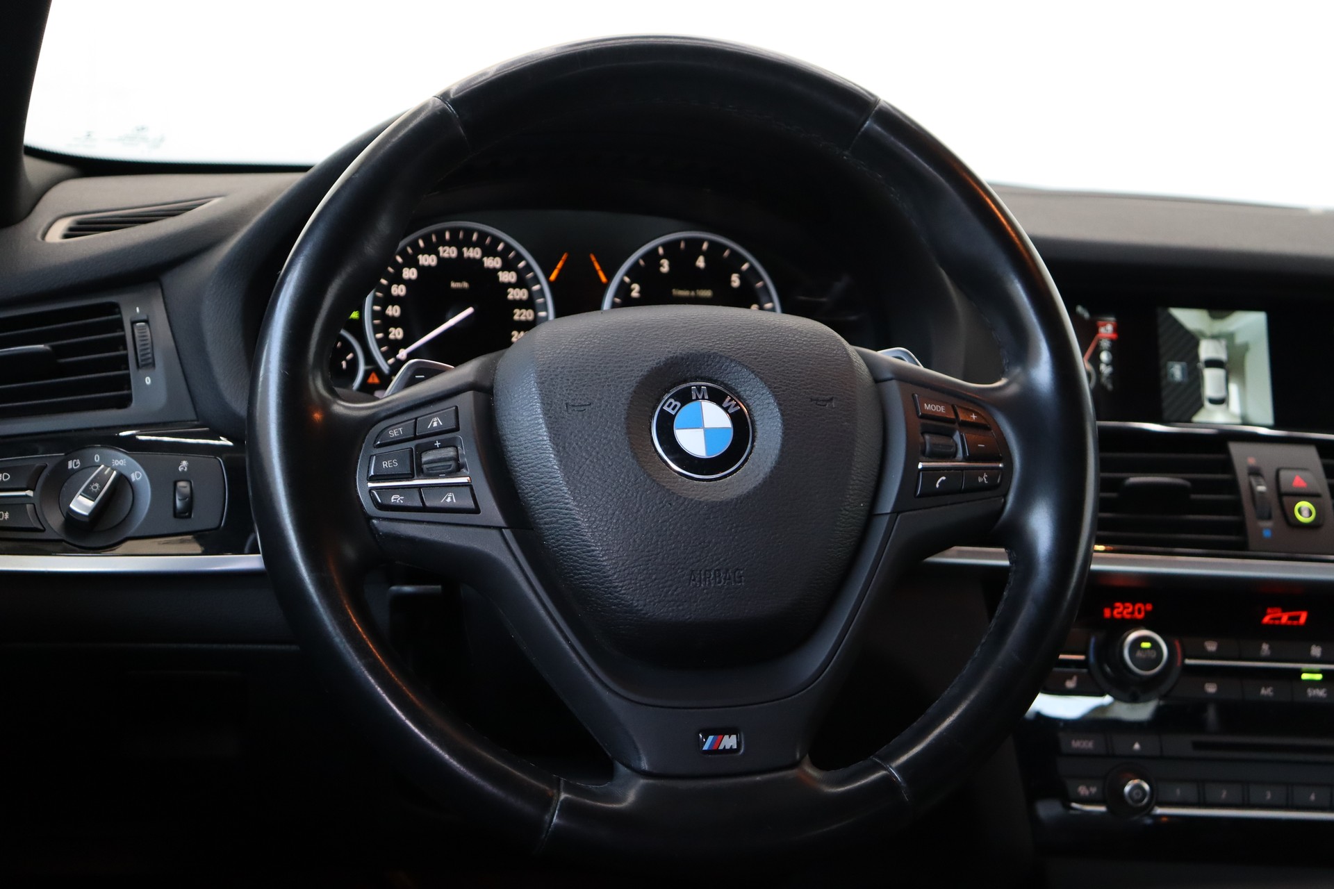 BMW X4 XDRIVE 35i XLINE STEPTRONIC ** FAHRASSISTENZ-PAKET ** 360 GRAD PARK-PAKET ** SITZHEIZUNG VO/HI ** CH-FAHRZEUG AB MFK **-image-21