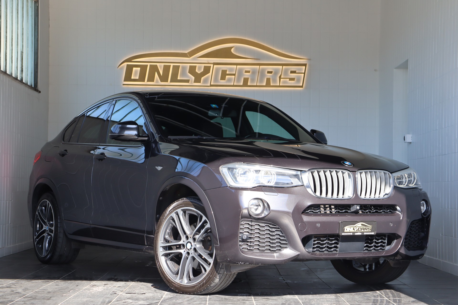 BMW X4 XDRIVE 35i XLINE STEPTRONIC ** FAHRASSISTENZ-PAKET ** 360 GRAD PARK-PAKET ** SITZHEIZUNG VO/HI ** CH-FAHRZEUG AB MFK **-image-0