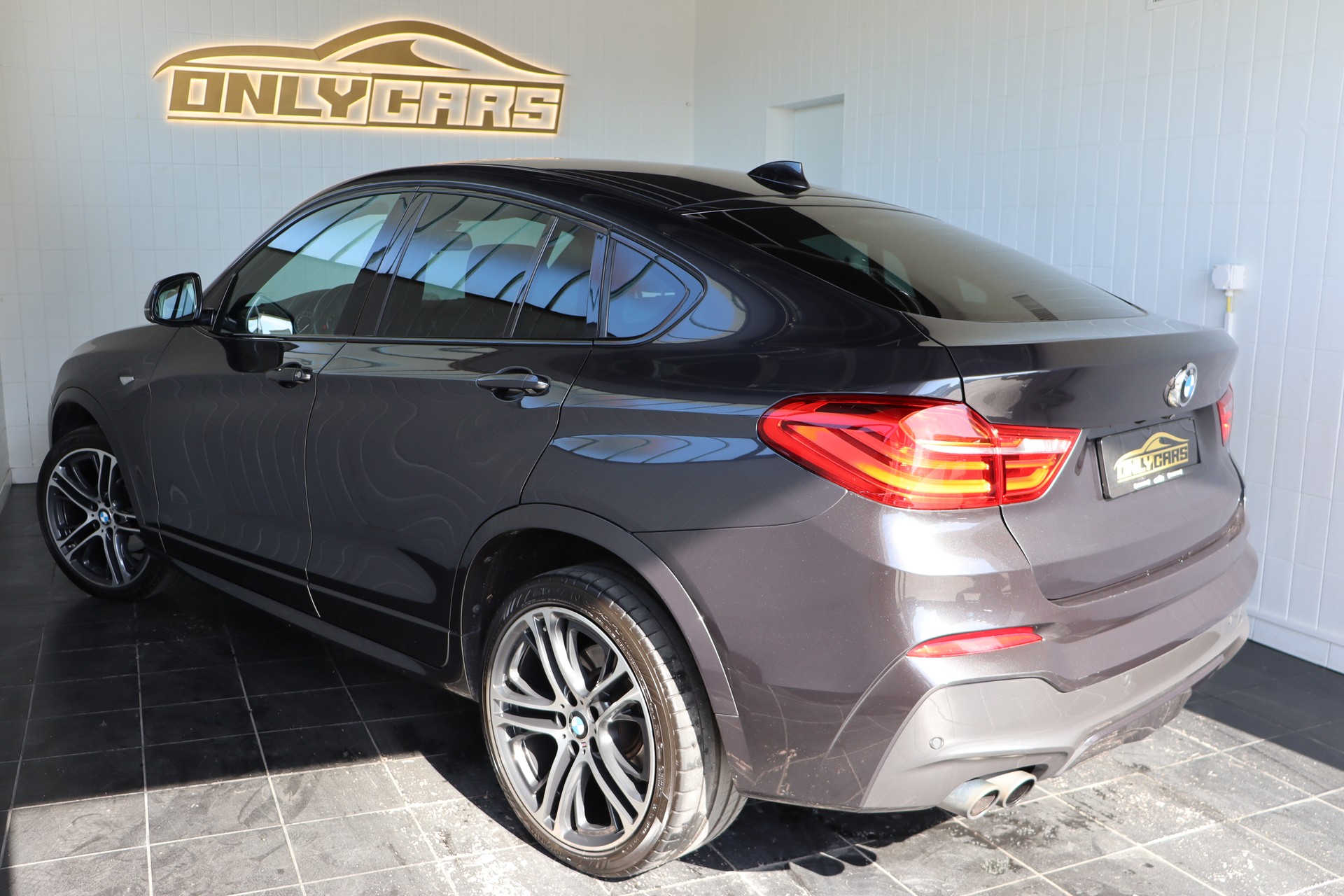 BMW X4 XDRIVE 35i XLINE STEPTRONIC ** FAHRASSISTENZ-PAKET ** 360 GRAD PARK-PAKET ** SITZHEIZUNG VO/HI ** CH-FAHRZEUG AB MFK **-image-7