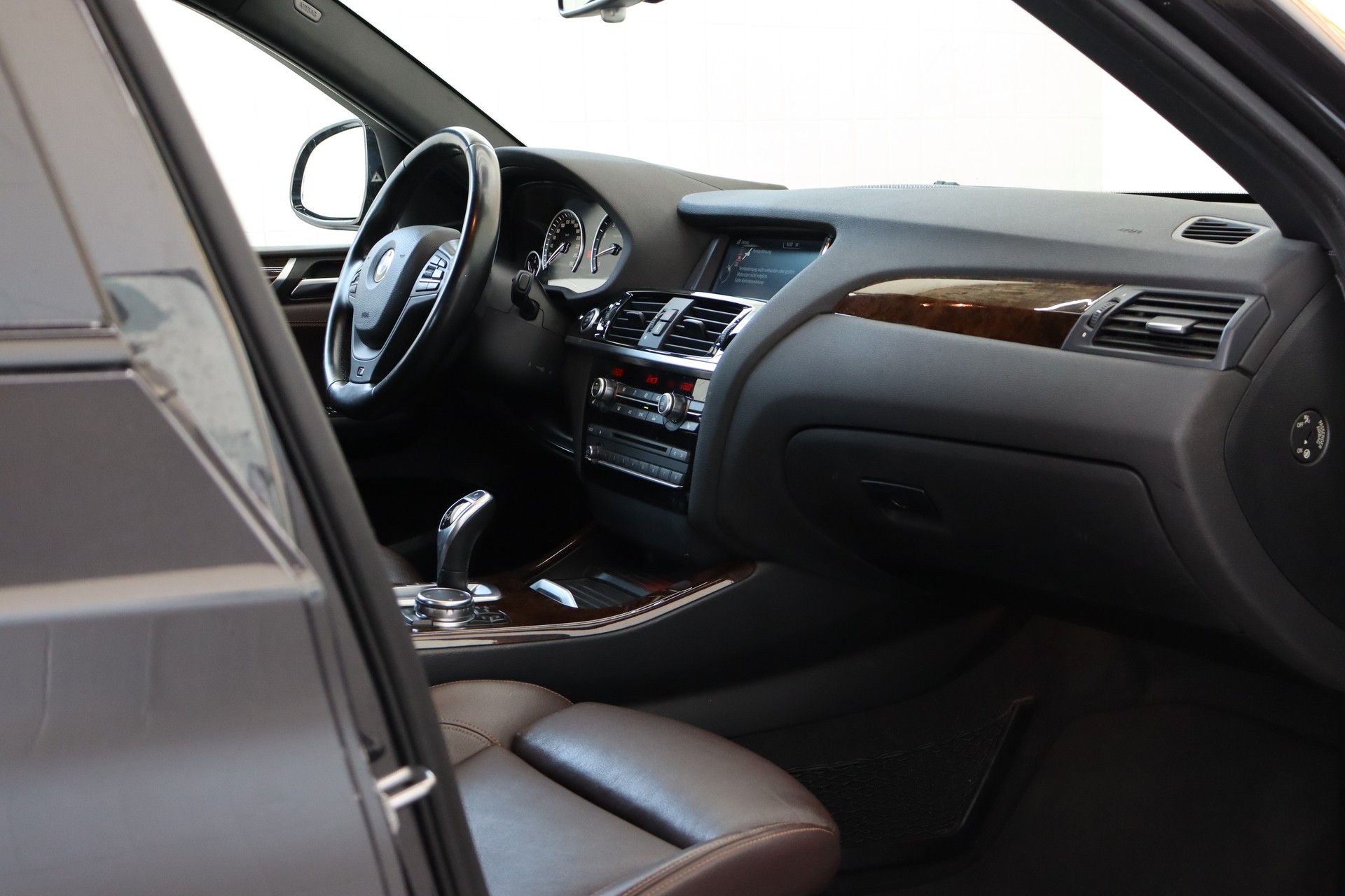 BMW X4 XDRIVE 35i XLINE STEPTRONIC ** FAHRASSISTENZ-PAKET ** 360 GRAD PARK-PAKET ** SITZHEIZUNG VO/HI ** CH-FAHRZEUG AB MFK **-image-15