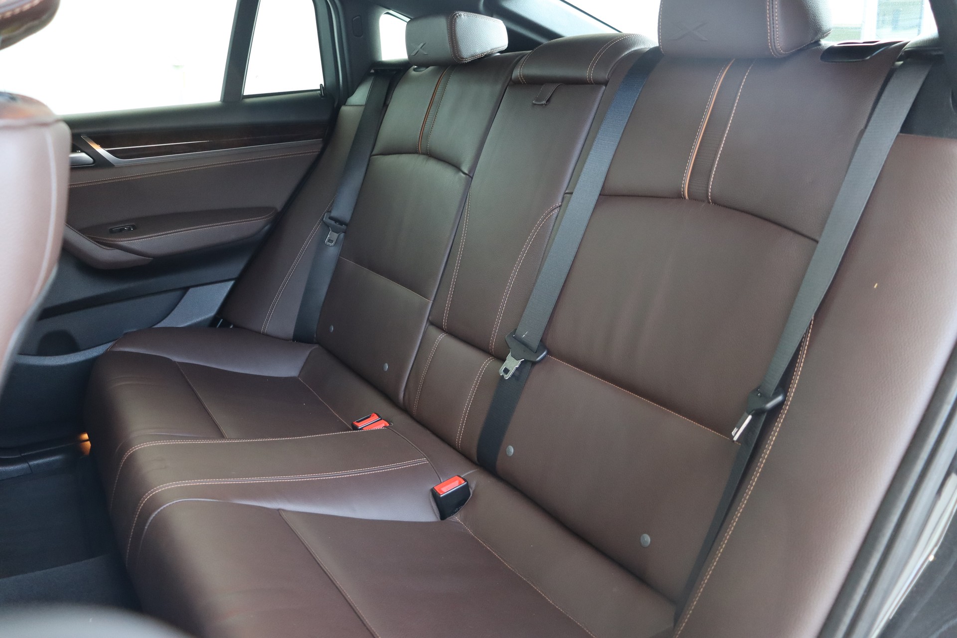 BMW X4 XDRIVE 35i XLINE STEPTRONIC ** FAHRASSISTENZ-PAKET ** 360 GRAD PARK-PAKET ** SITZHEIZUNG VO/HI ** CH-FAHRZEUG AB MFK **-image-12