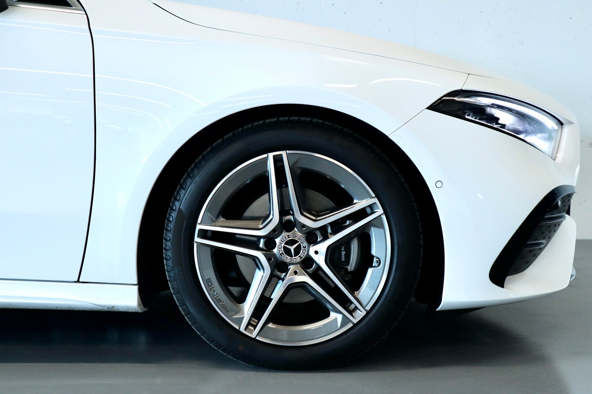 MERCEDES-BENZ A 200 AMG LINE | AUTOMAT | PANORAMADACH |-image-5