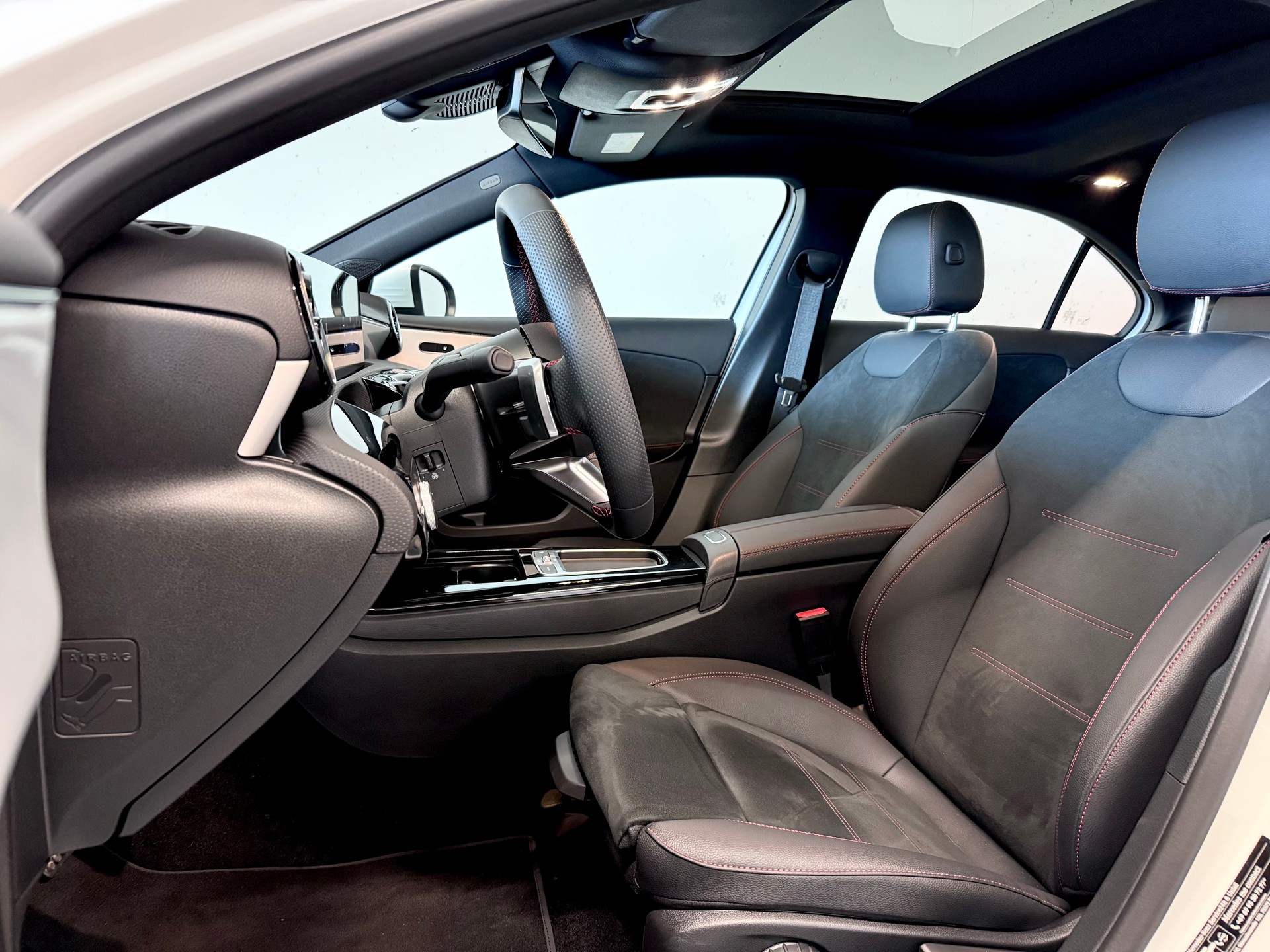 MERCEDES-BENZ A 200 AMG LINE | AUTOMAT | PANORAMADACH |-image-7