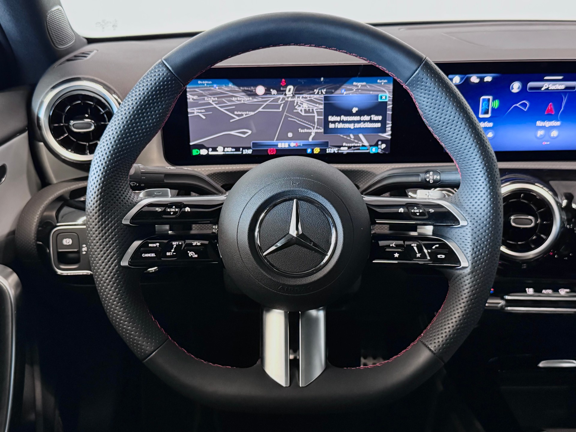 MERCEDES-BENZ A 200 AMG LINE | AUTOMAT | PANORAMADACH |-image-10