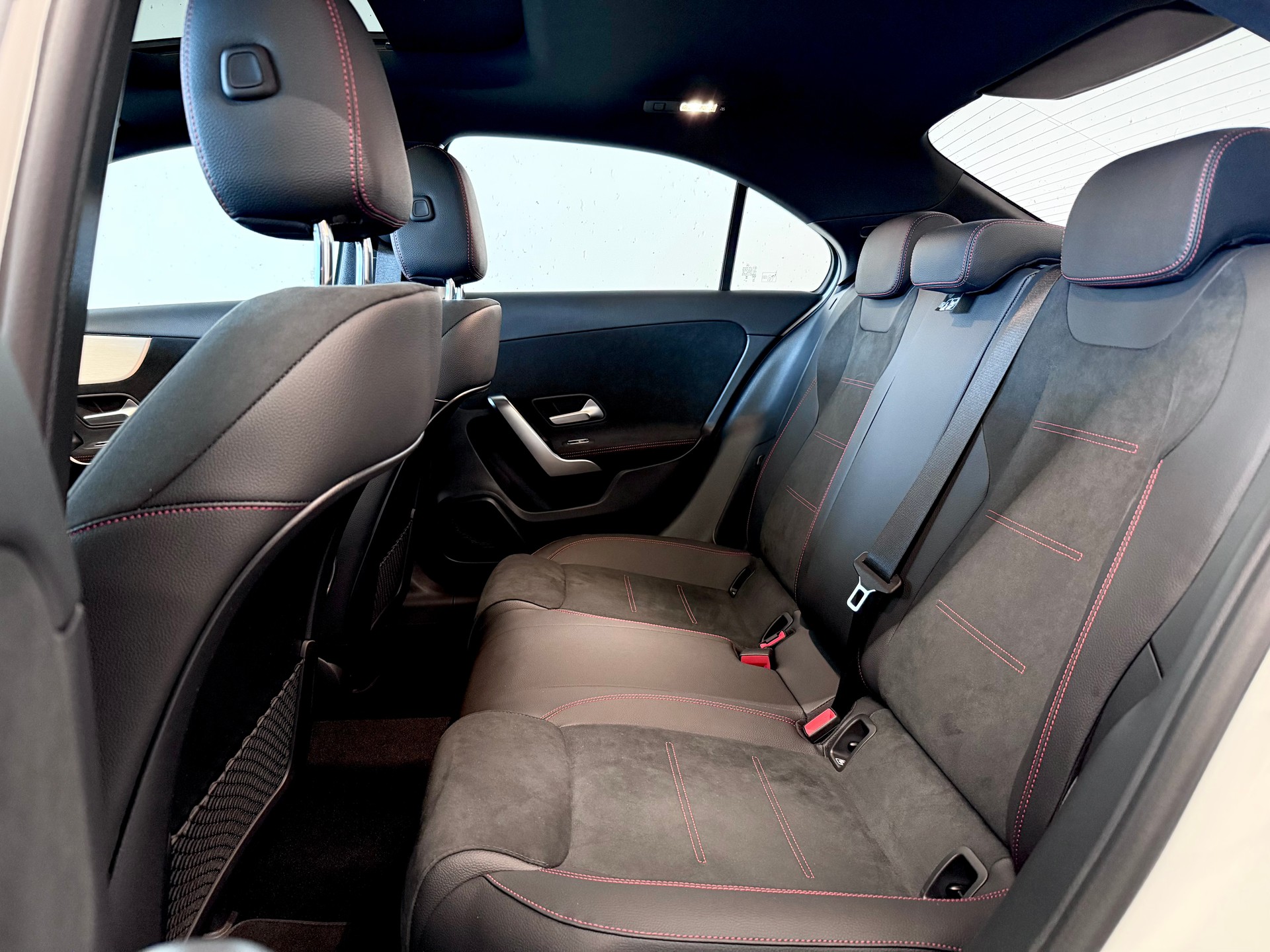 MERCEDES-BENZ A 200 AMG LINE | AUTOMAT | PANORAMADACH |-image-8