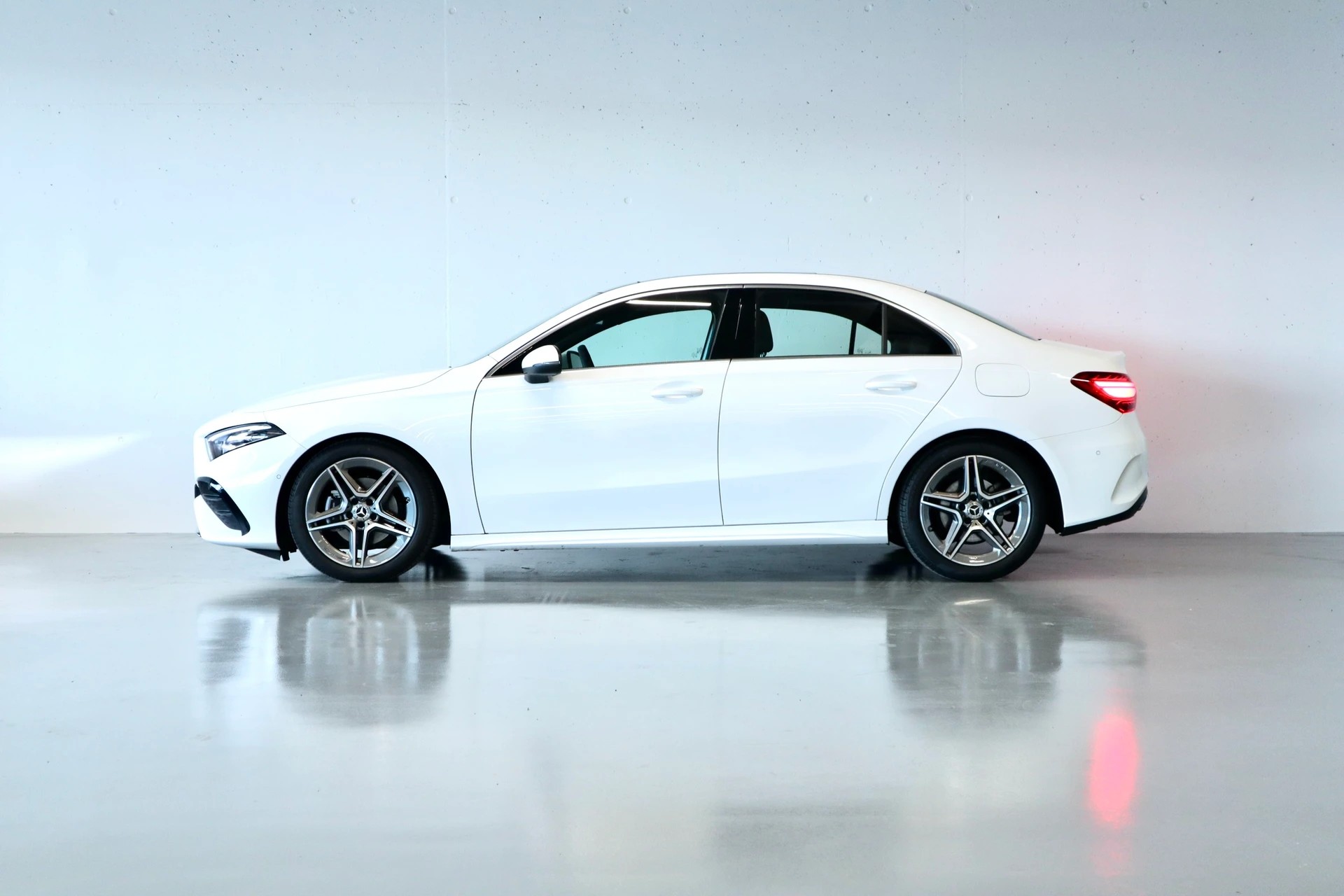MERCEDES-BENZ A 200 AMG LINE | AUTOMAT | PANORAMADACH |-image-15