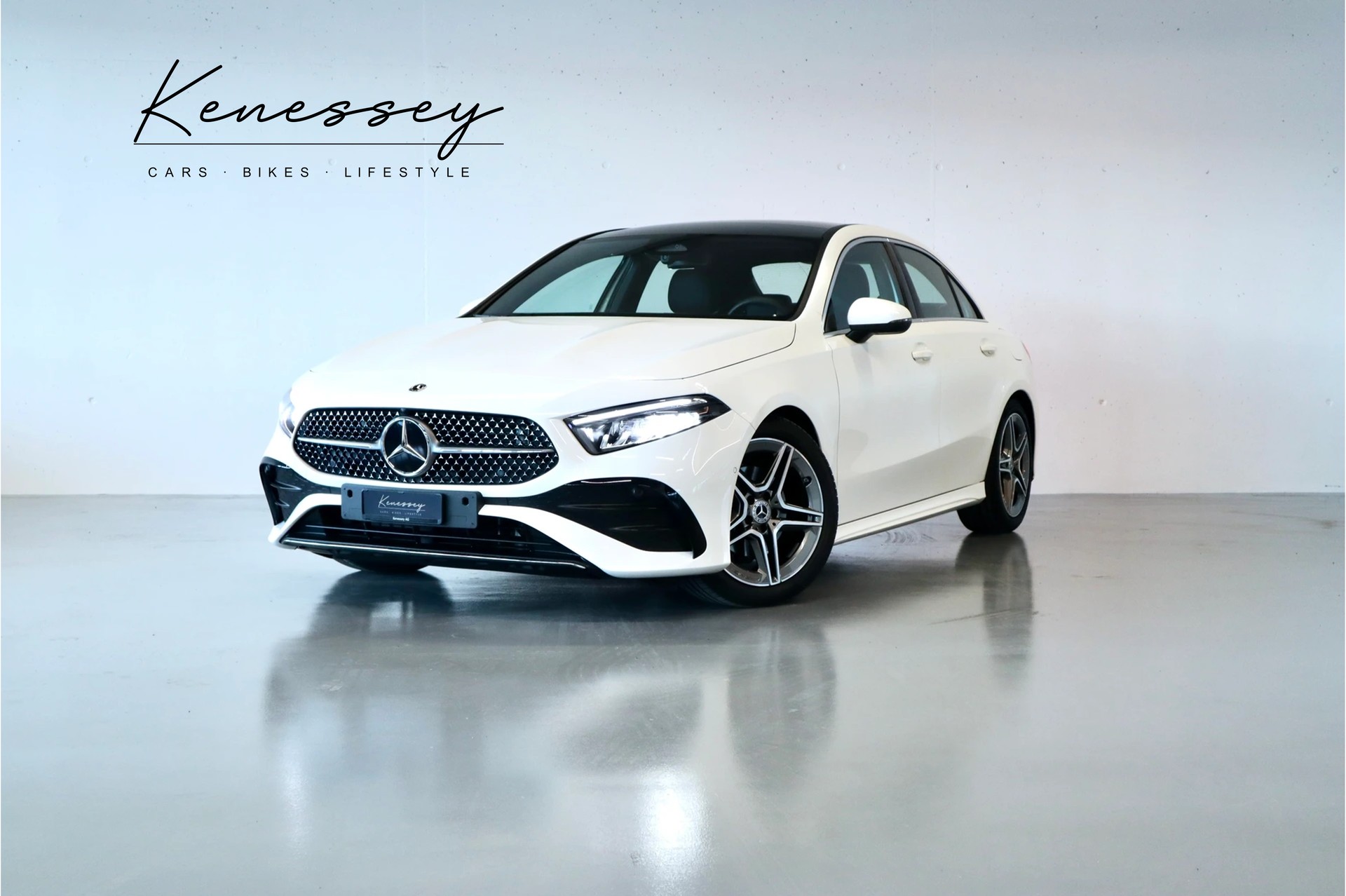 MERCEDES-BENZ A 200 AMG LINE | AUTOMAT | PANORAMADACH |