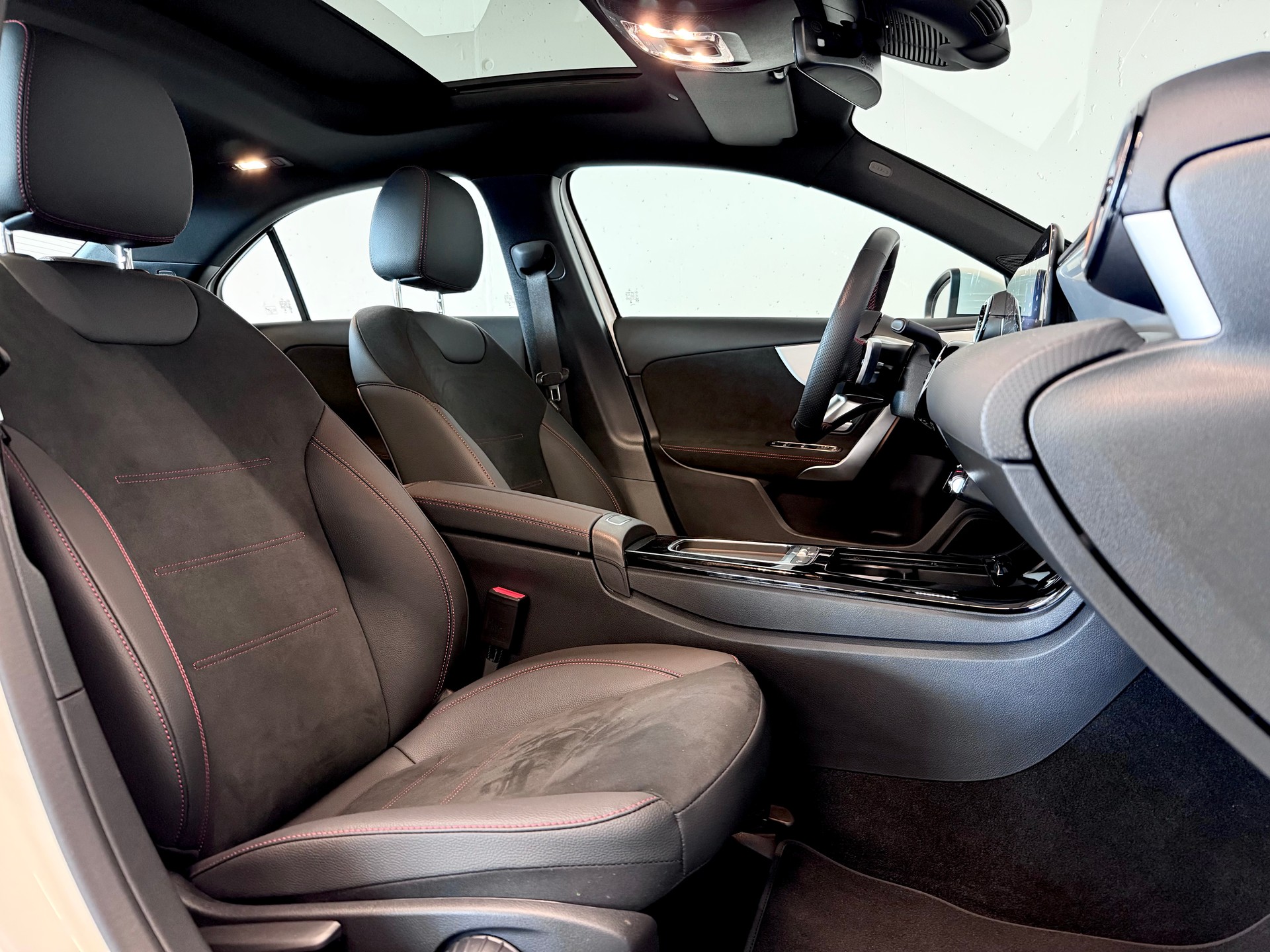MERCEDES-BENZ A 200 AMG LINE | AUTOMAT | PANORAMADACH |-image-12