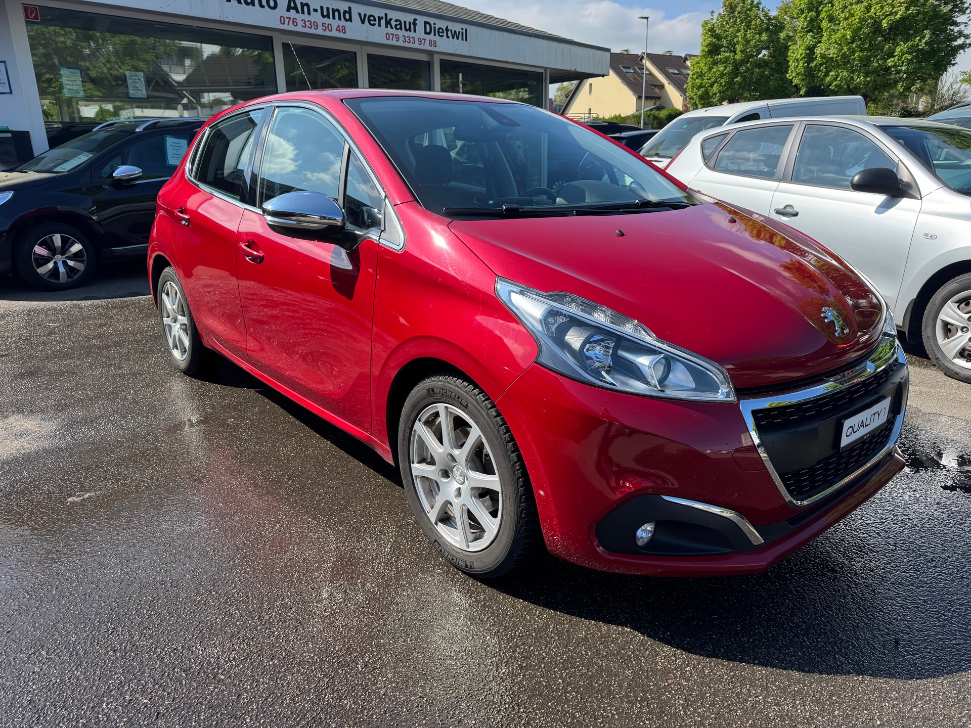 PEUGEOT 208 1.2 PureTech Style EAT6-image-2