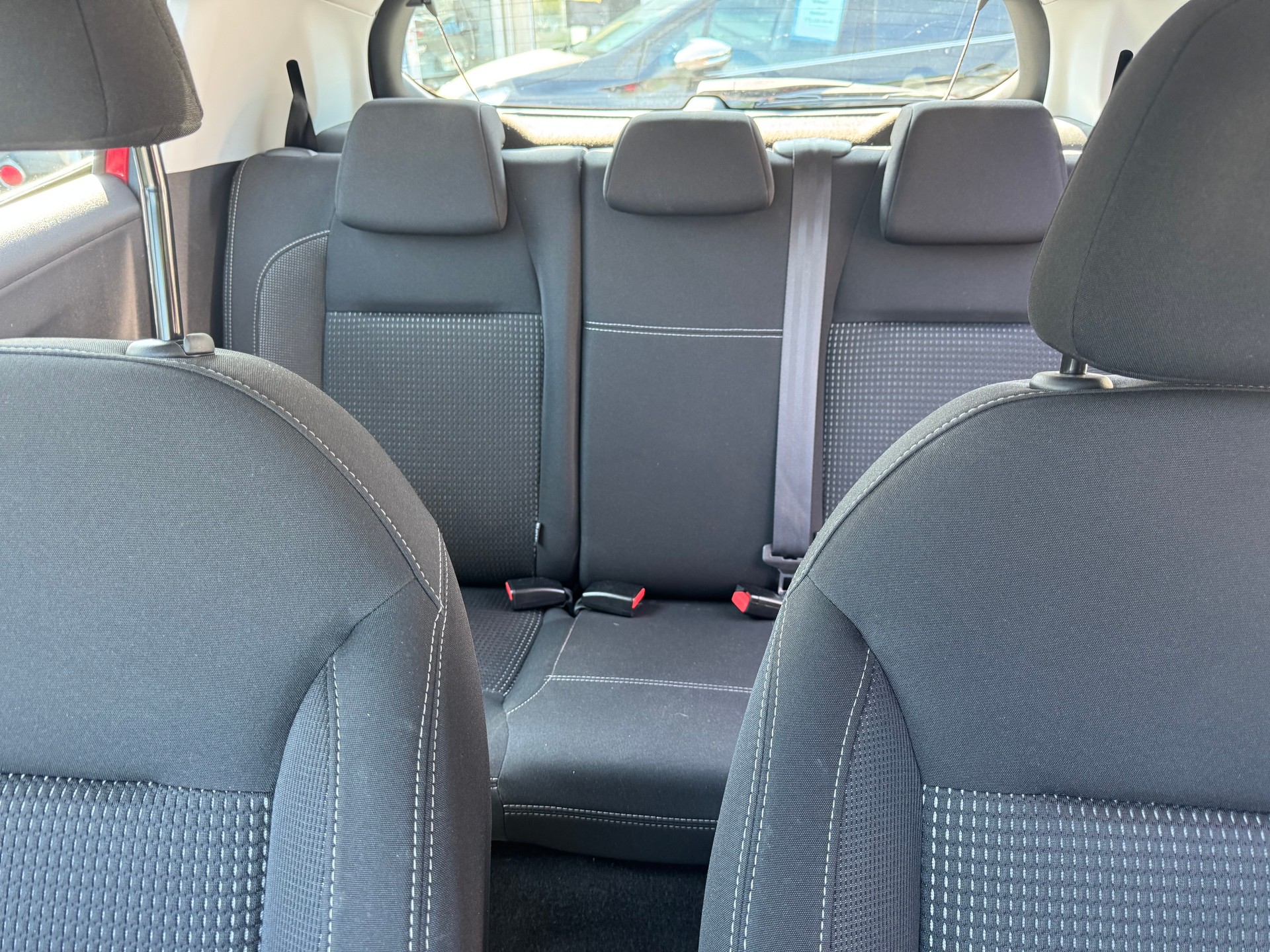 PEUGEOT 208 1.2 PureTech Style EAT6-image-13