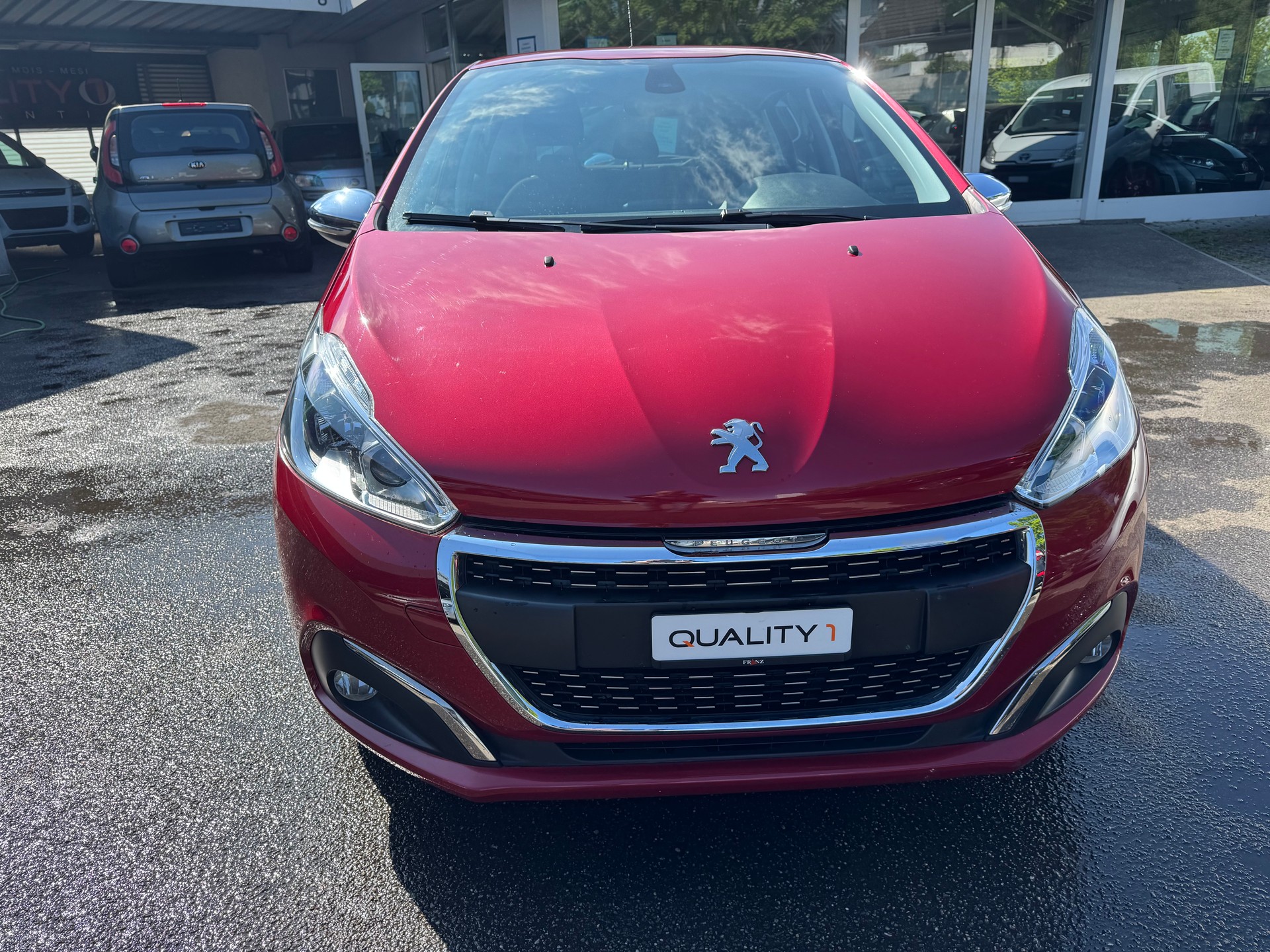 PEUGEOT 208 1.2 PureTech Style EAT6-image-0