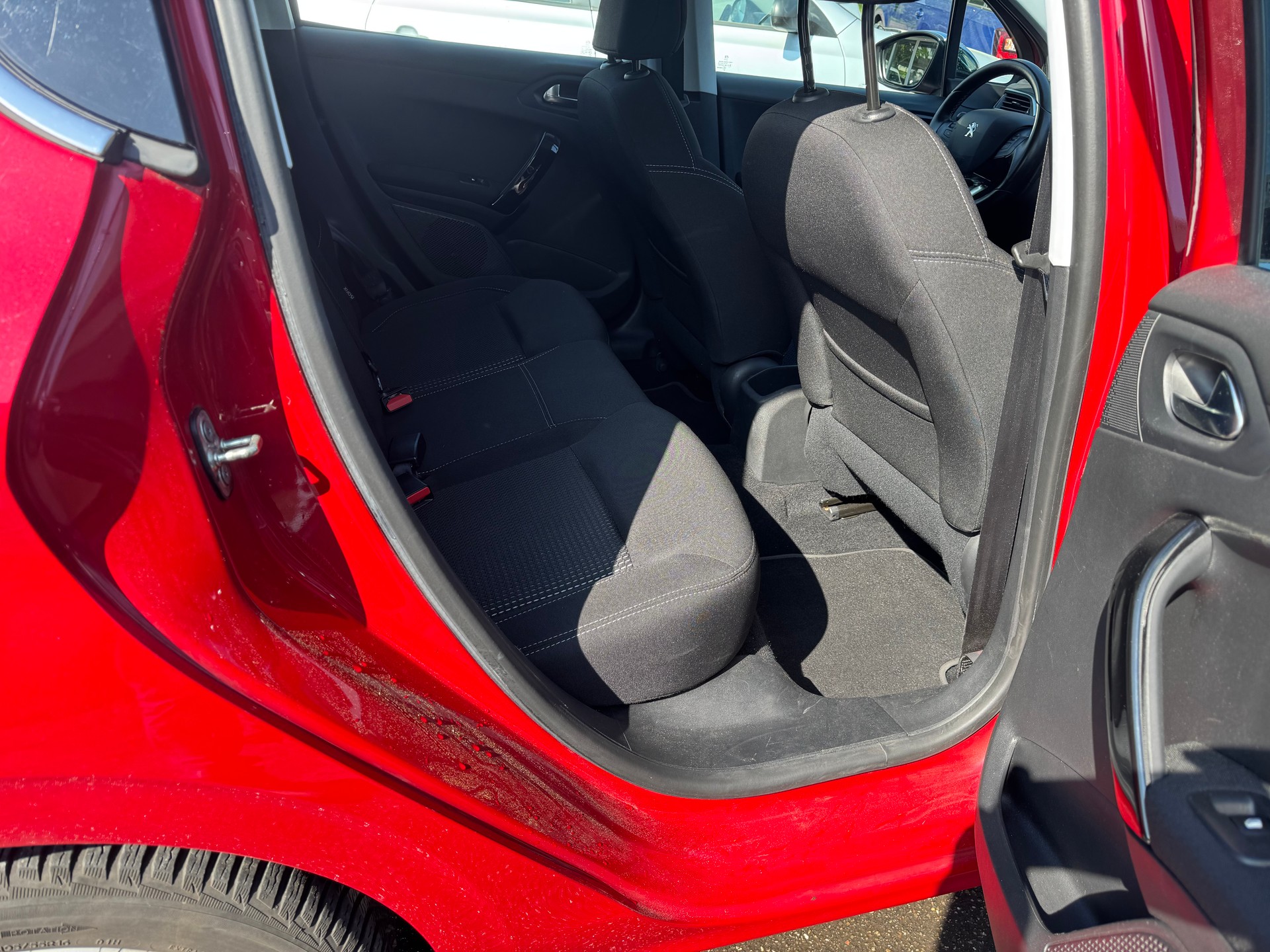 PEUGEOT 208 1.2 PureTech Style EAT6-image-12