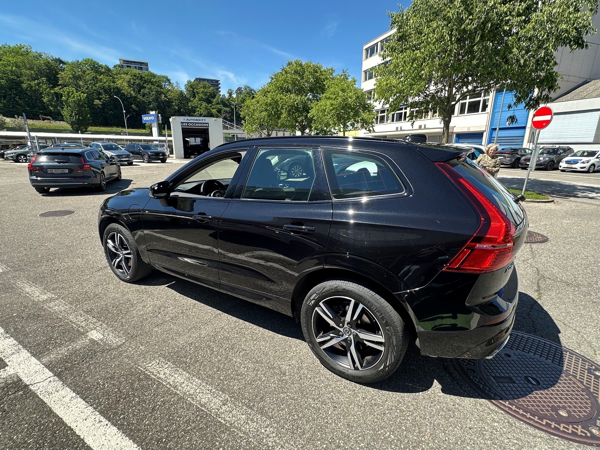 VOLVO XC60 T6 eAWD R-Design Expression Geartronic-image-2