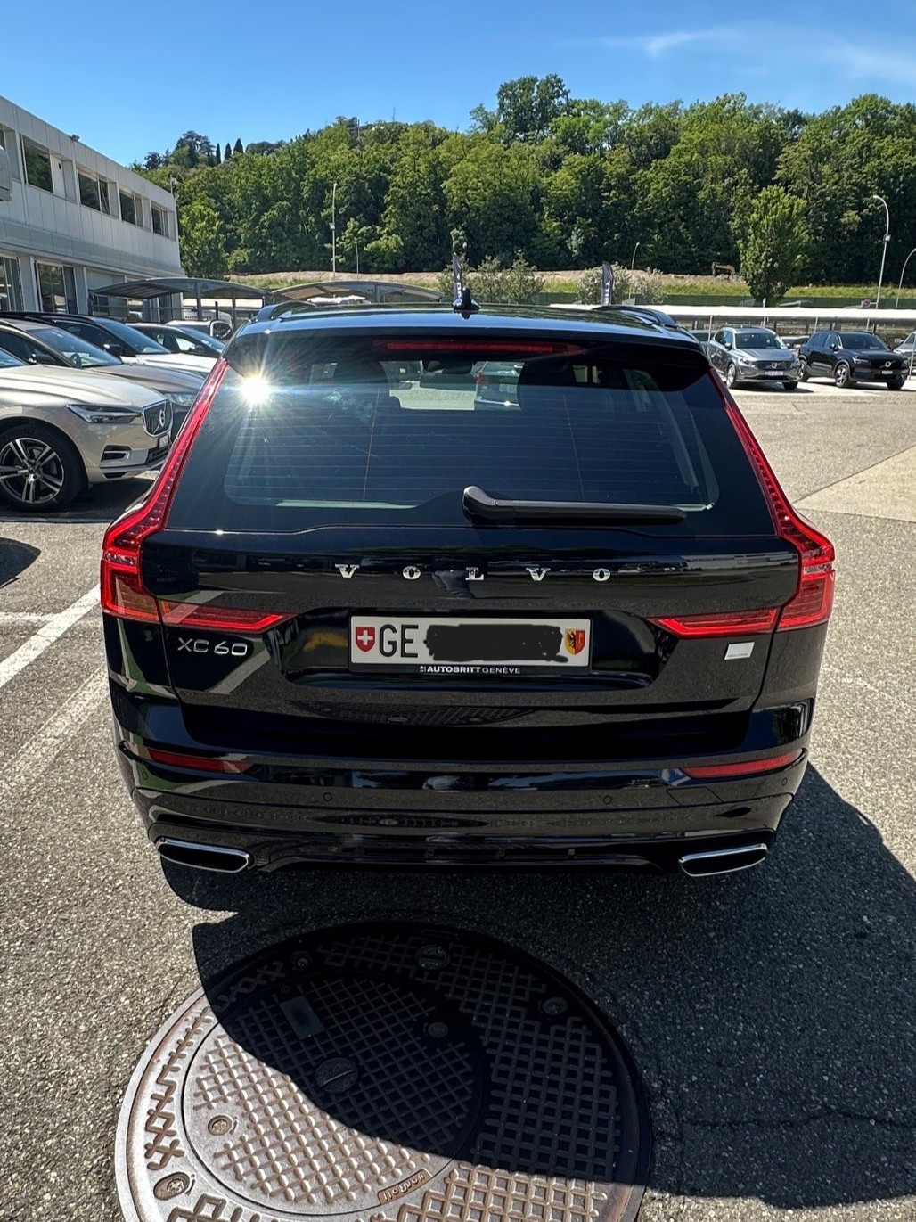 VOLVO XC60 T6 eAWD R-Design Expression Geartronic-image-1