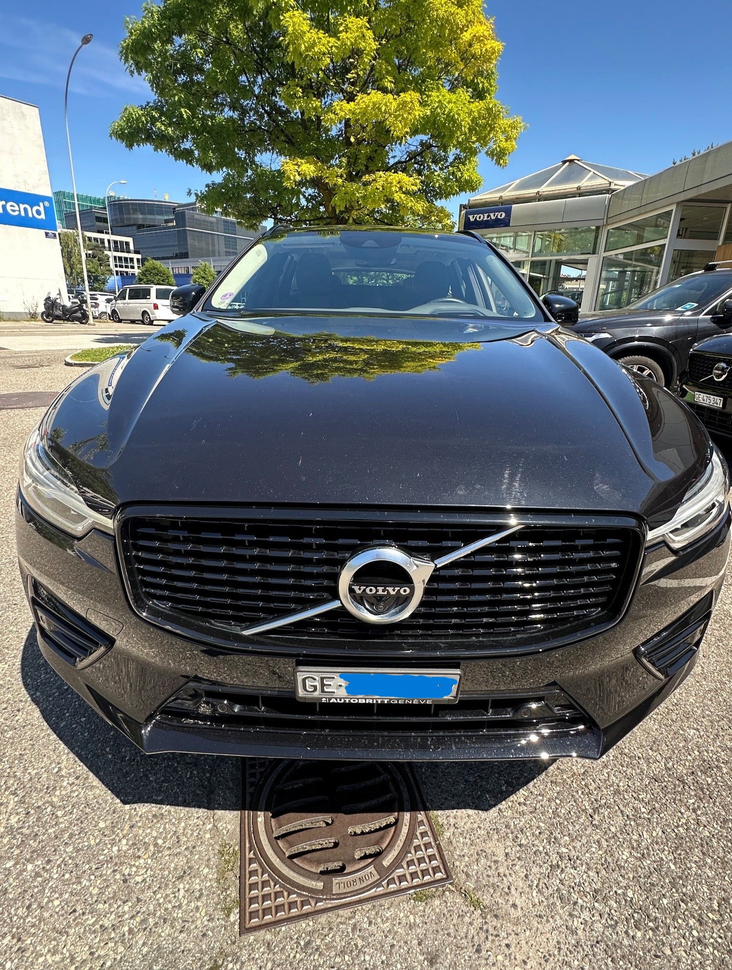VOLVO XC60 T6 eAWD R-Design Expression Geartronic-image-3