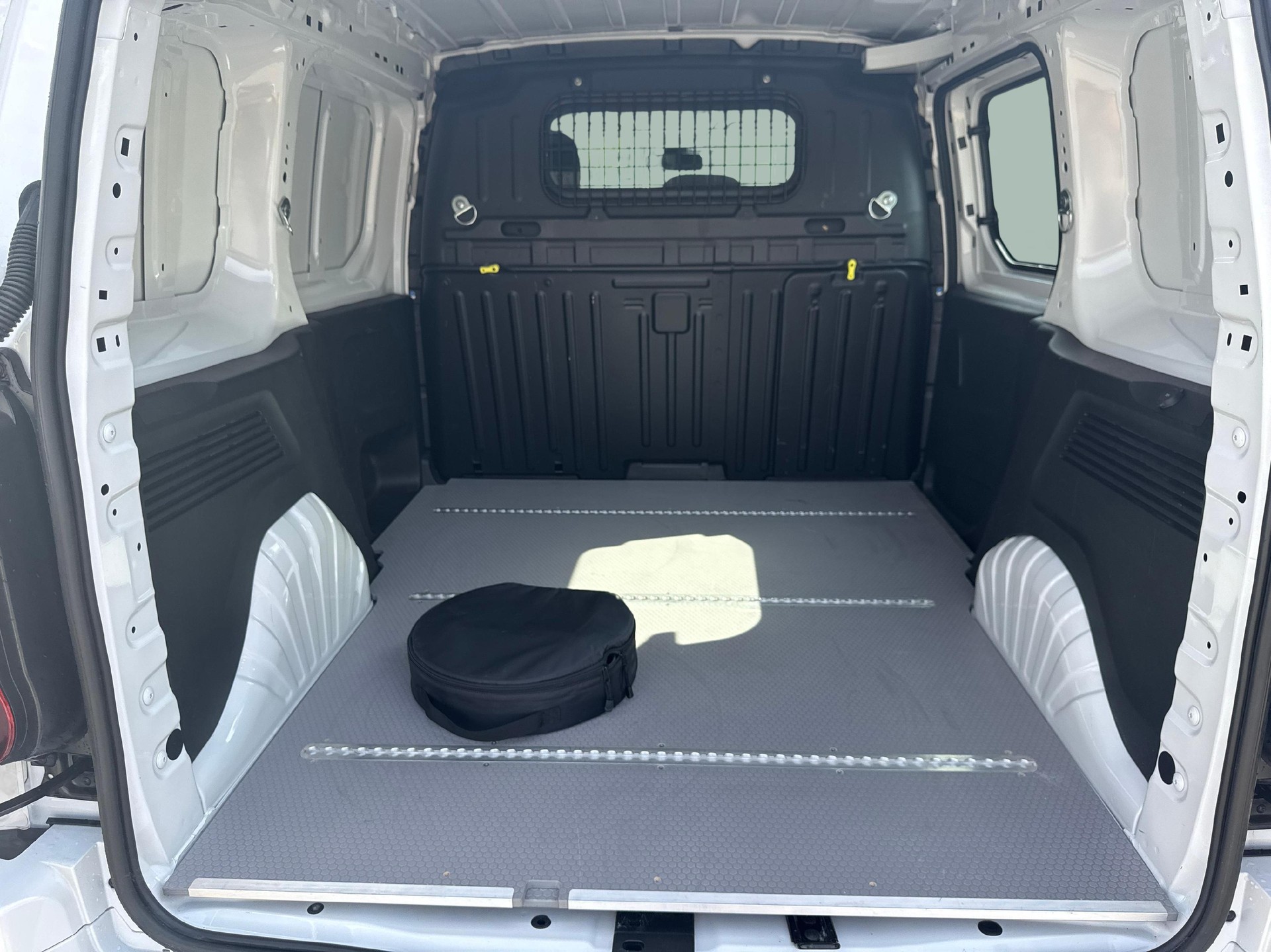 TOYOTA PROACE CITY Van L1 50KWh Comfort-image-12