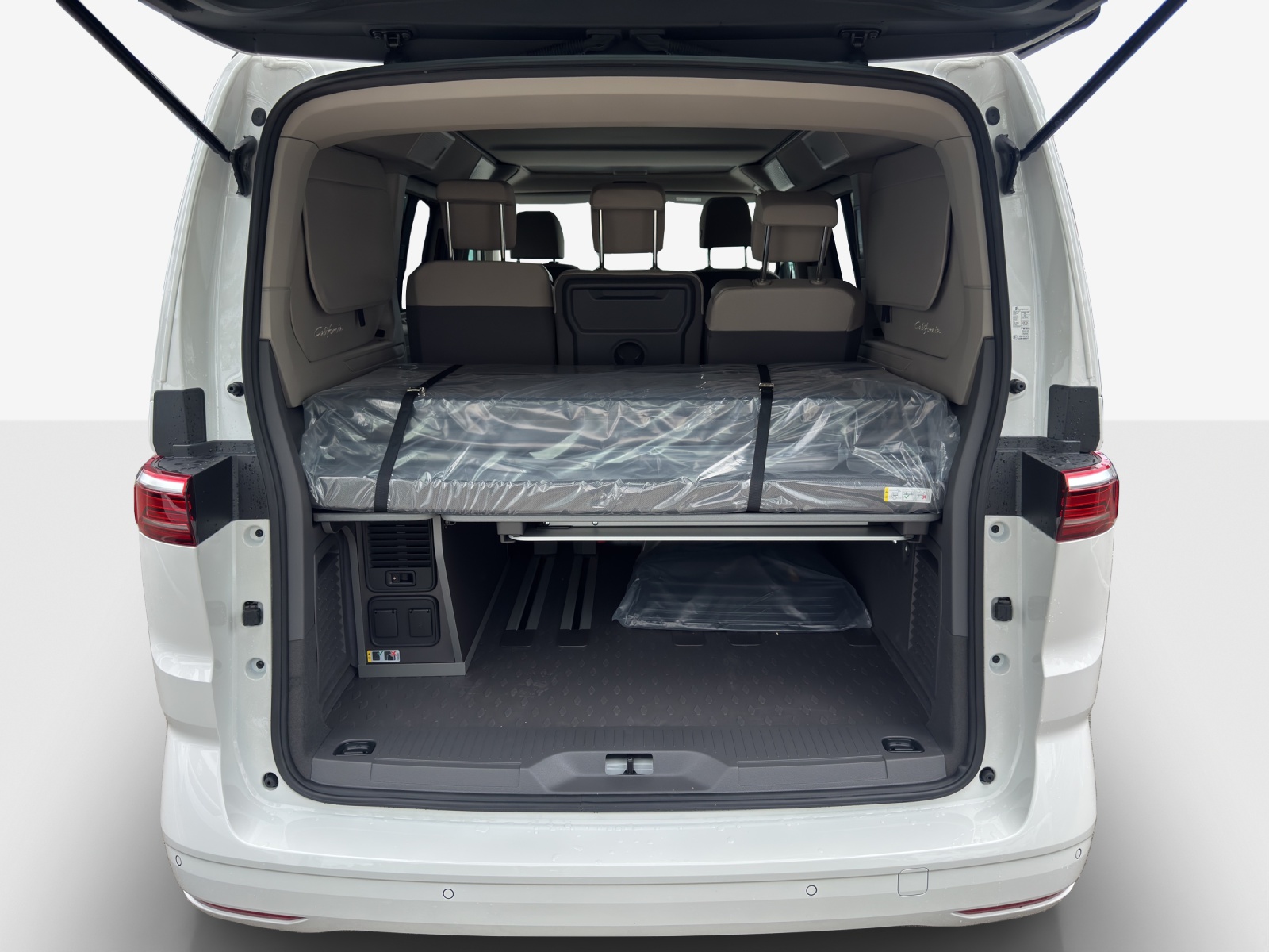 VW California 2.0 TDI Beach Tour Liberty-image-12