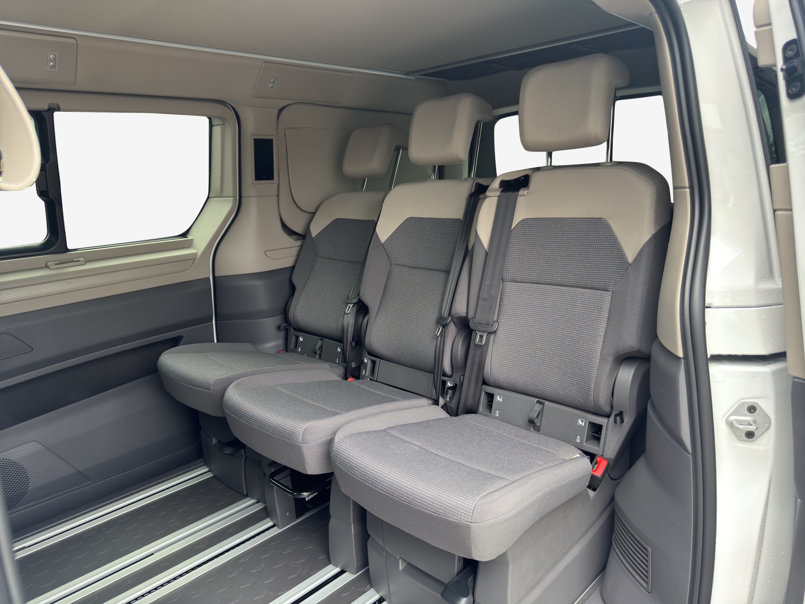 VW California 2.0 TDI Beach Tour Liberty-image-11