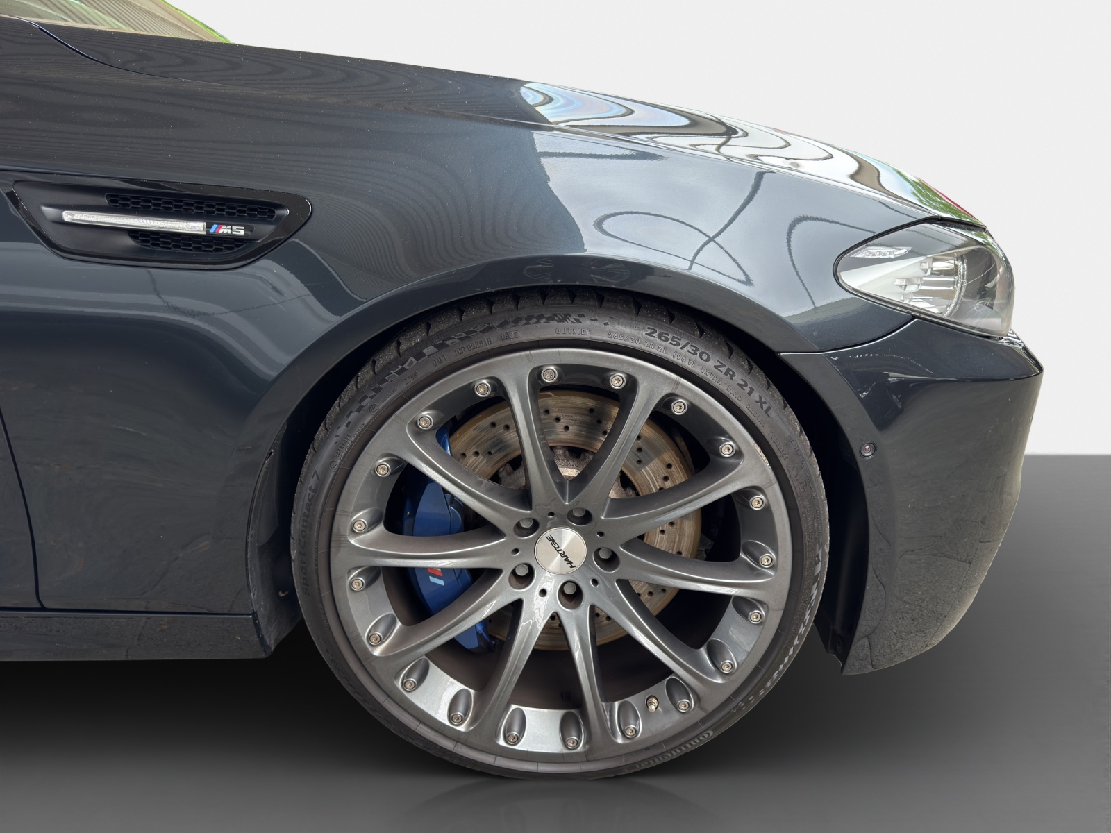 BMW M5-image-8