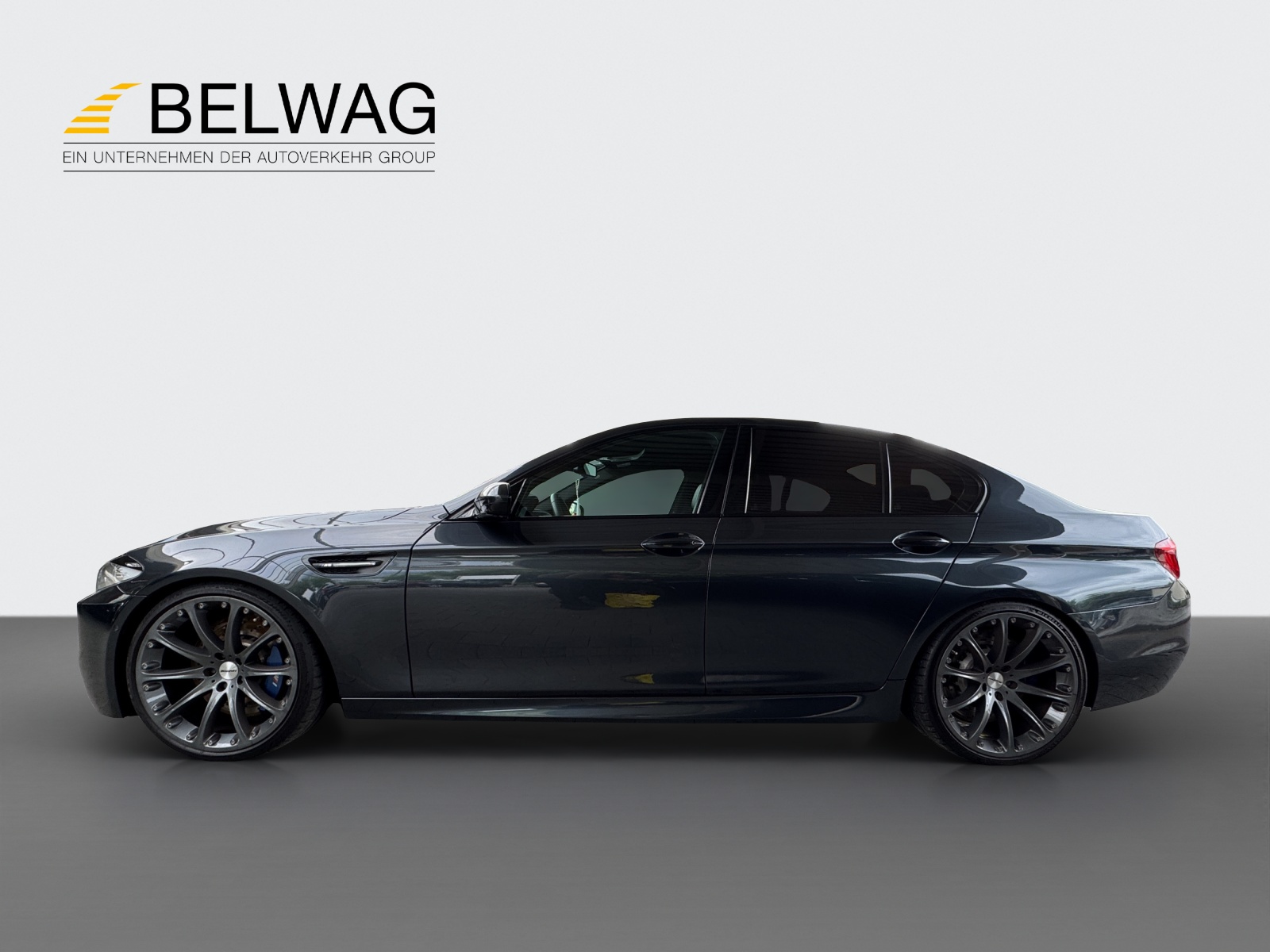 BMW M5-image-2