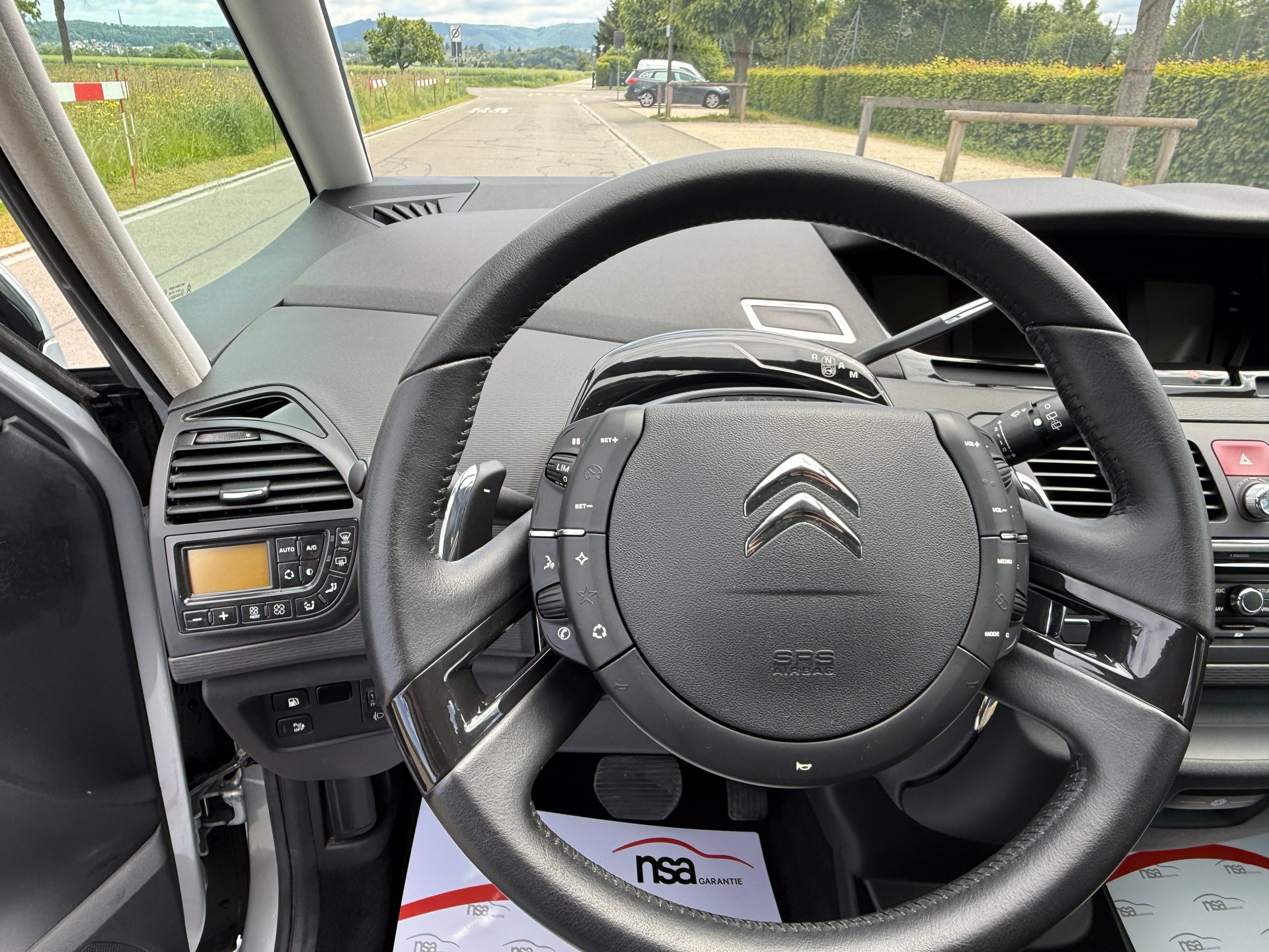 CITROEN C4 Picasso 1.6i 16V THP Exclusive EGS6-image-10