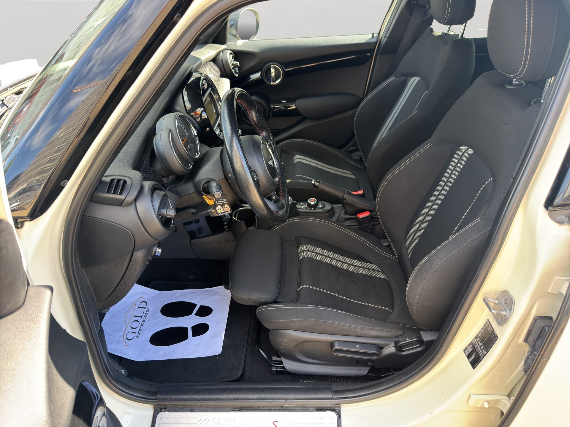 MINI Cooper S-image-4