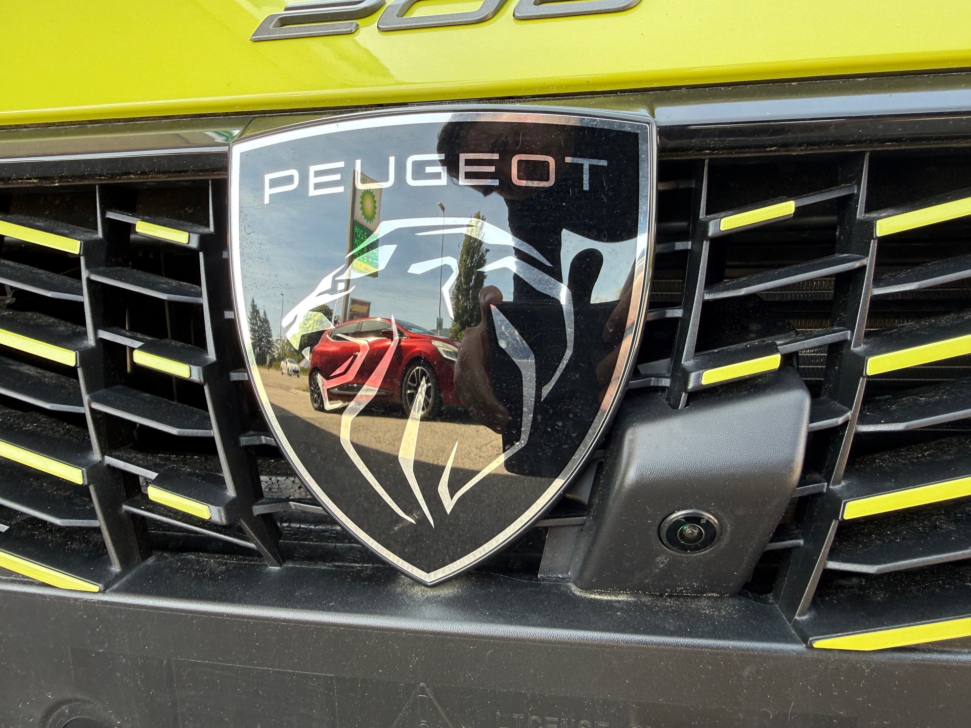 PEUGEOT 208 1.2 MHEV 145 GT-image-15