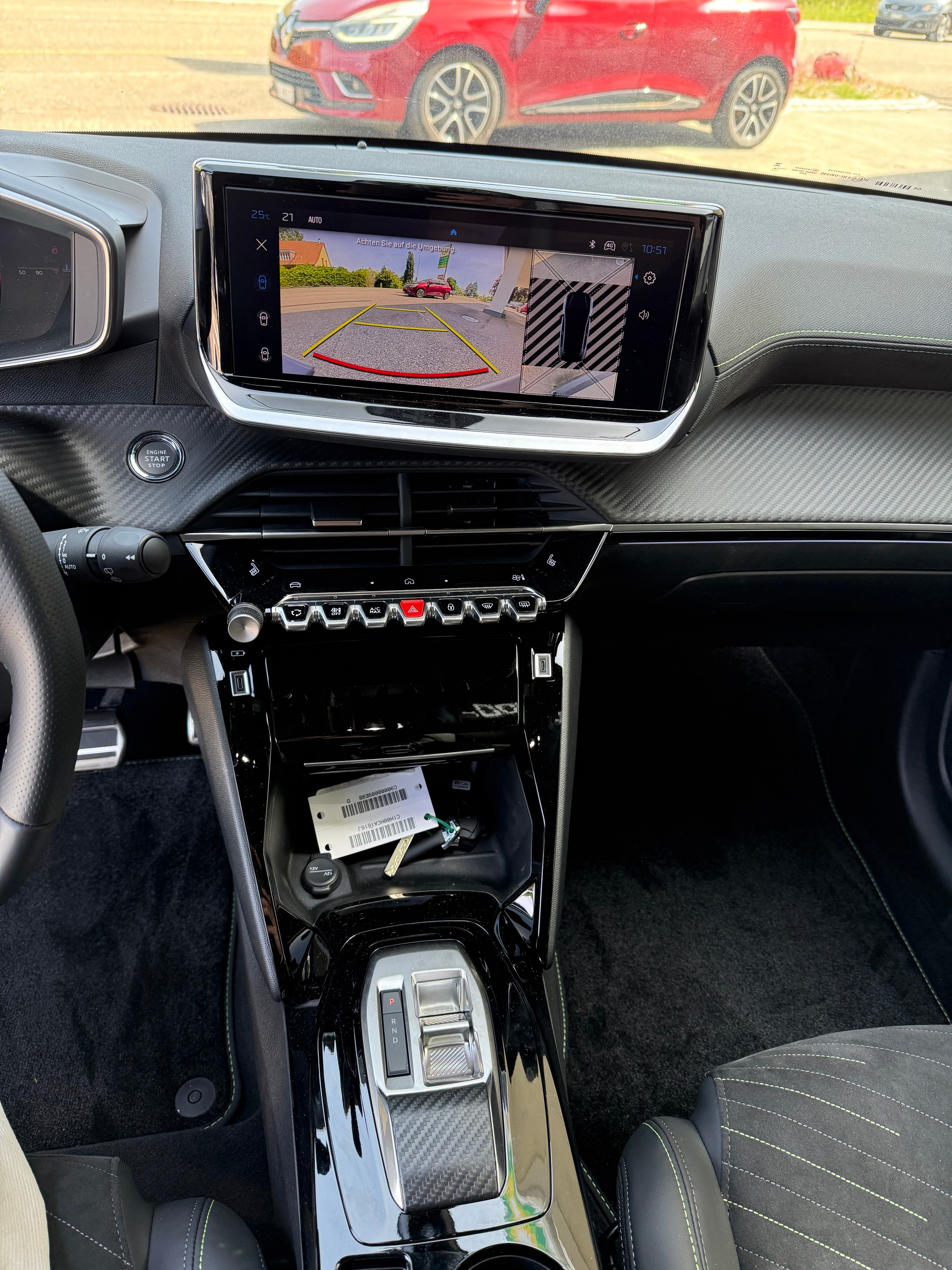 PEUGEOT 208 1.2 MHEV 145 GT-image-9
