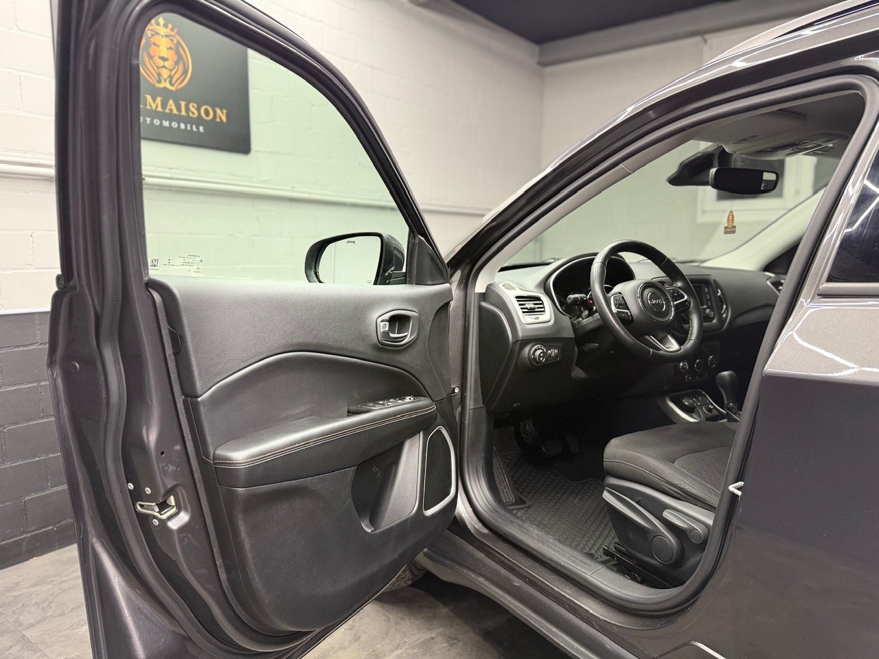 JEEP Compass 2.0CRD Longtitude AWD 9ATX-image-11