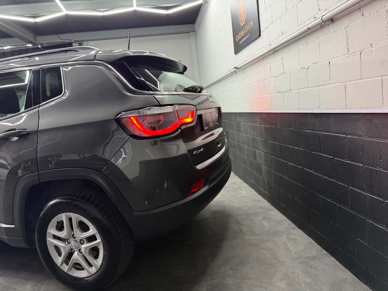JEEP Compass 2.0CRD Longtitude AWD 9ATX-showroom-element-3