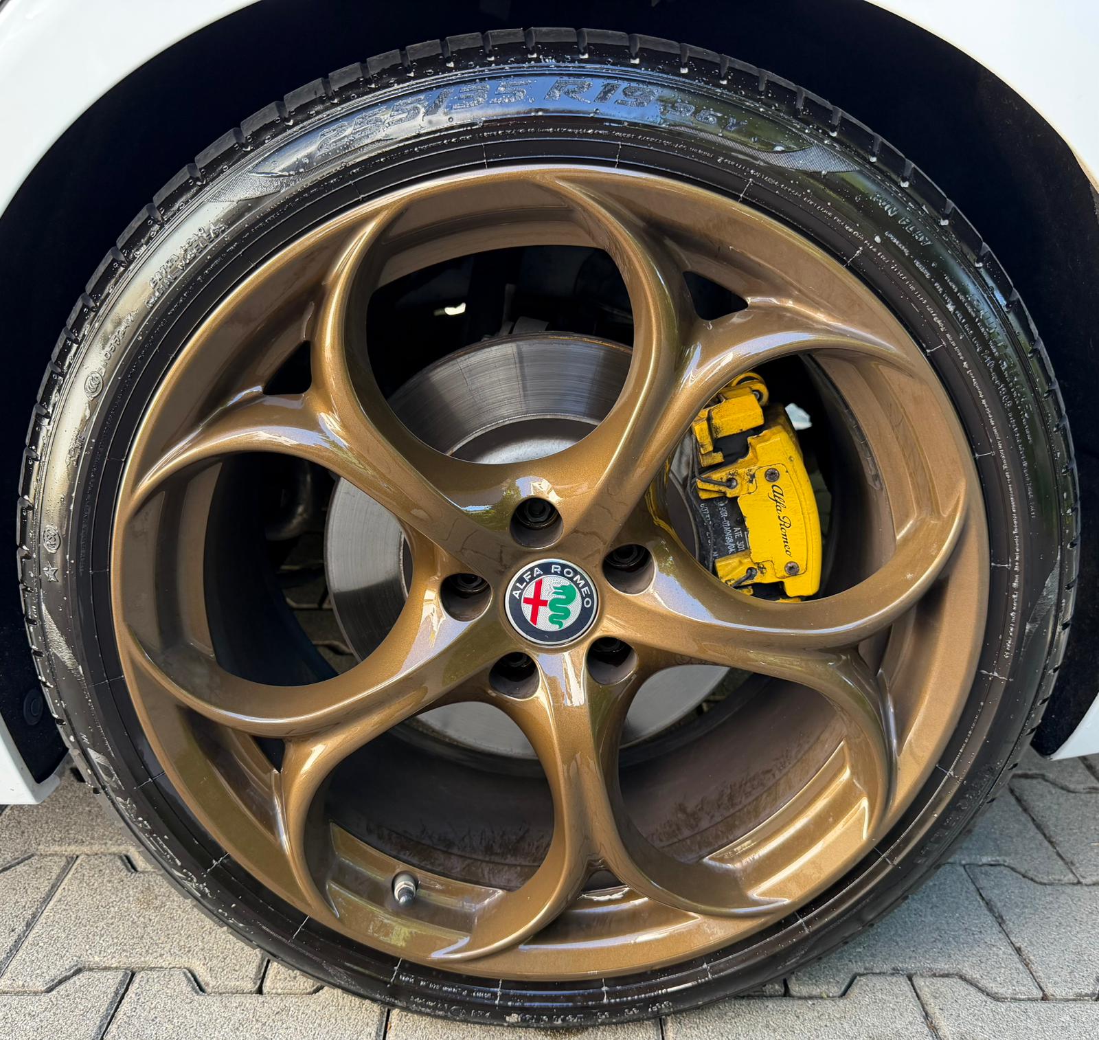 ALFA ROMEO Giulia 2.0 Veloce Q4 Automatic-image-8
