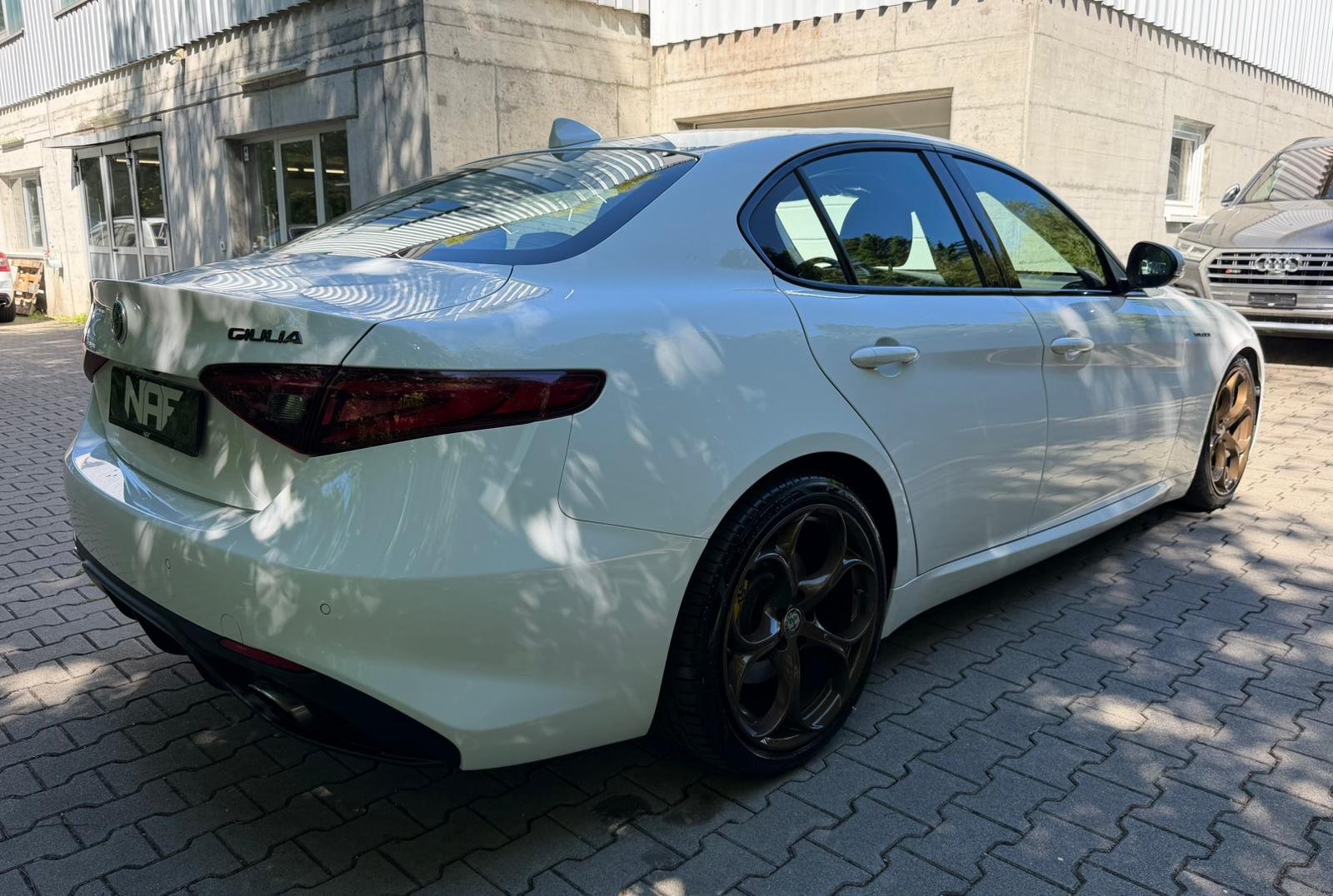 ALFA ROMEO Giulia 2.0 Veloce Q4 Automatic-image-4