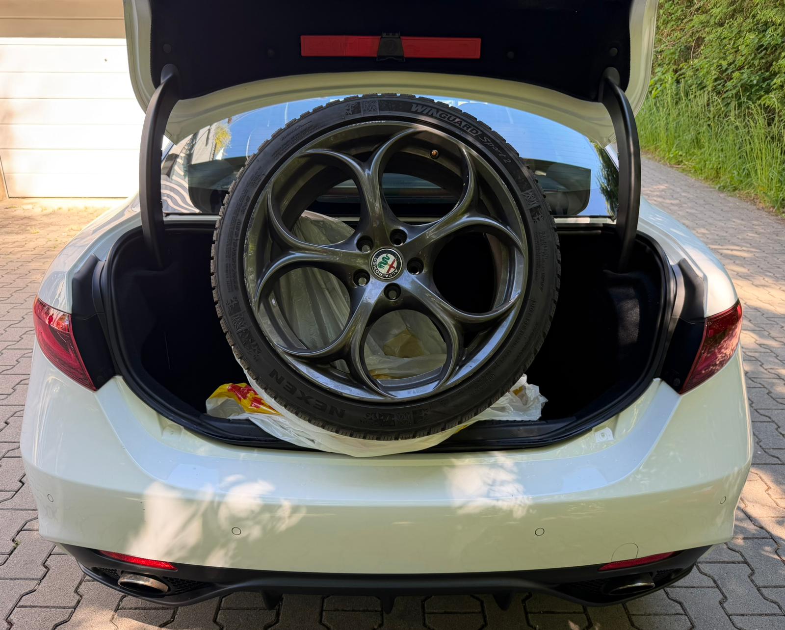 ALFA ROMEO Giulia 2.0 Veloce Q4 Automatic-image-13