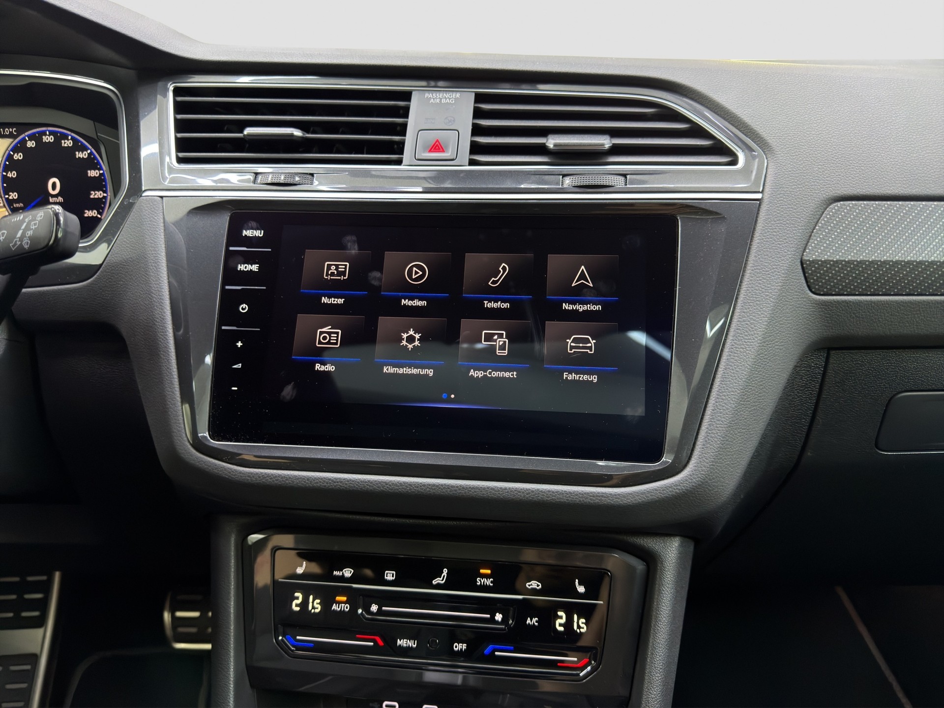 VW Tiguan 2.0TSI R-Line 4Motion DSG-image-8