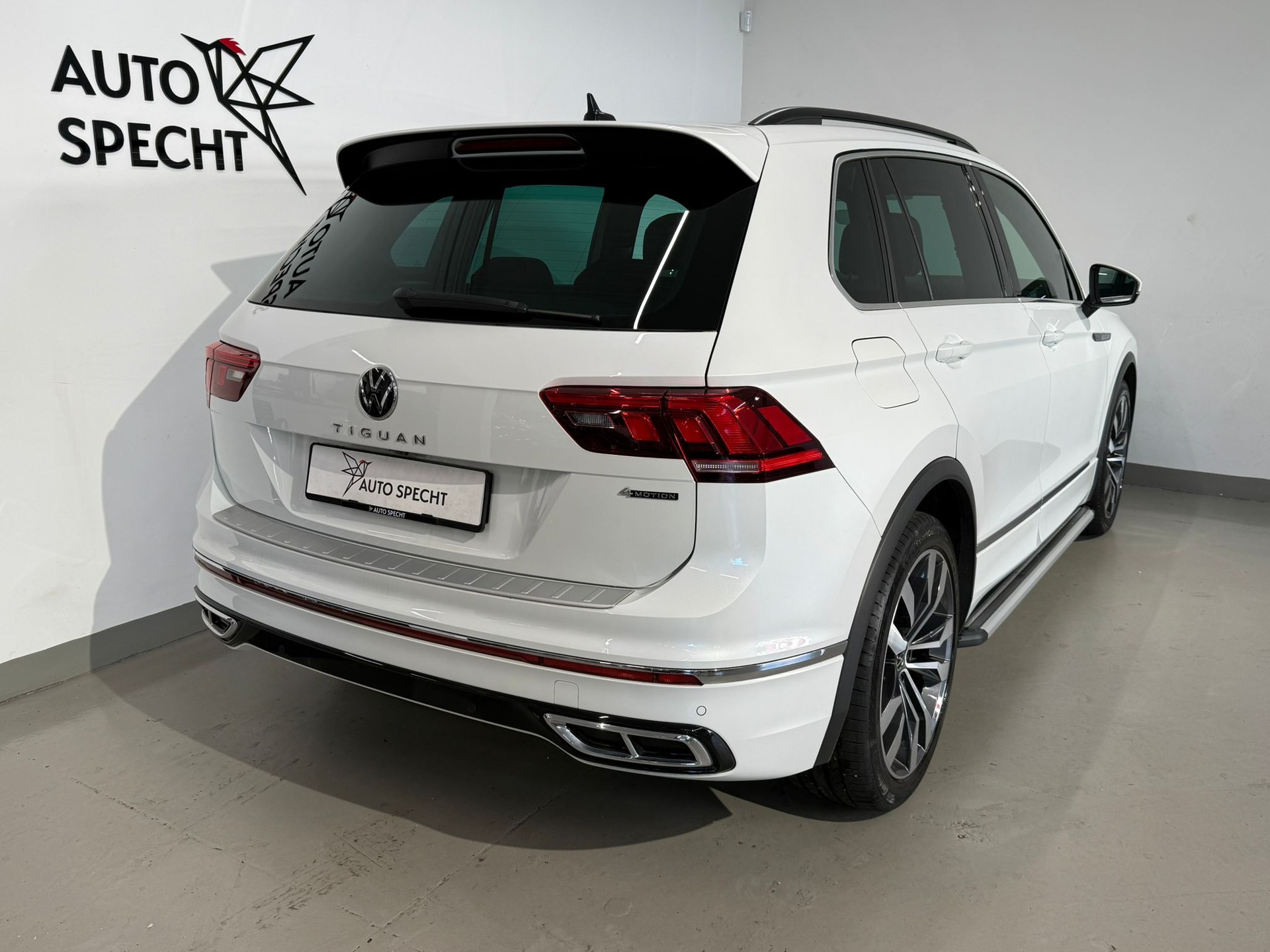 VW Tiguan 2.0TSI R-Line 4Motion DSG-image-4