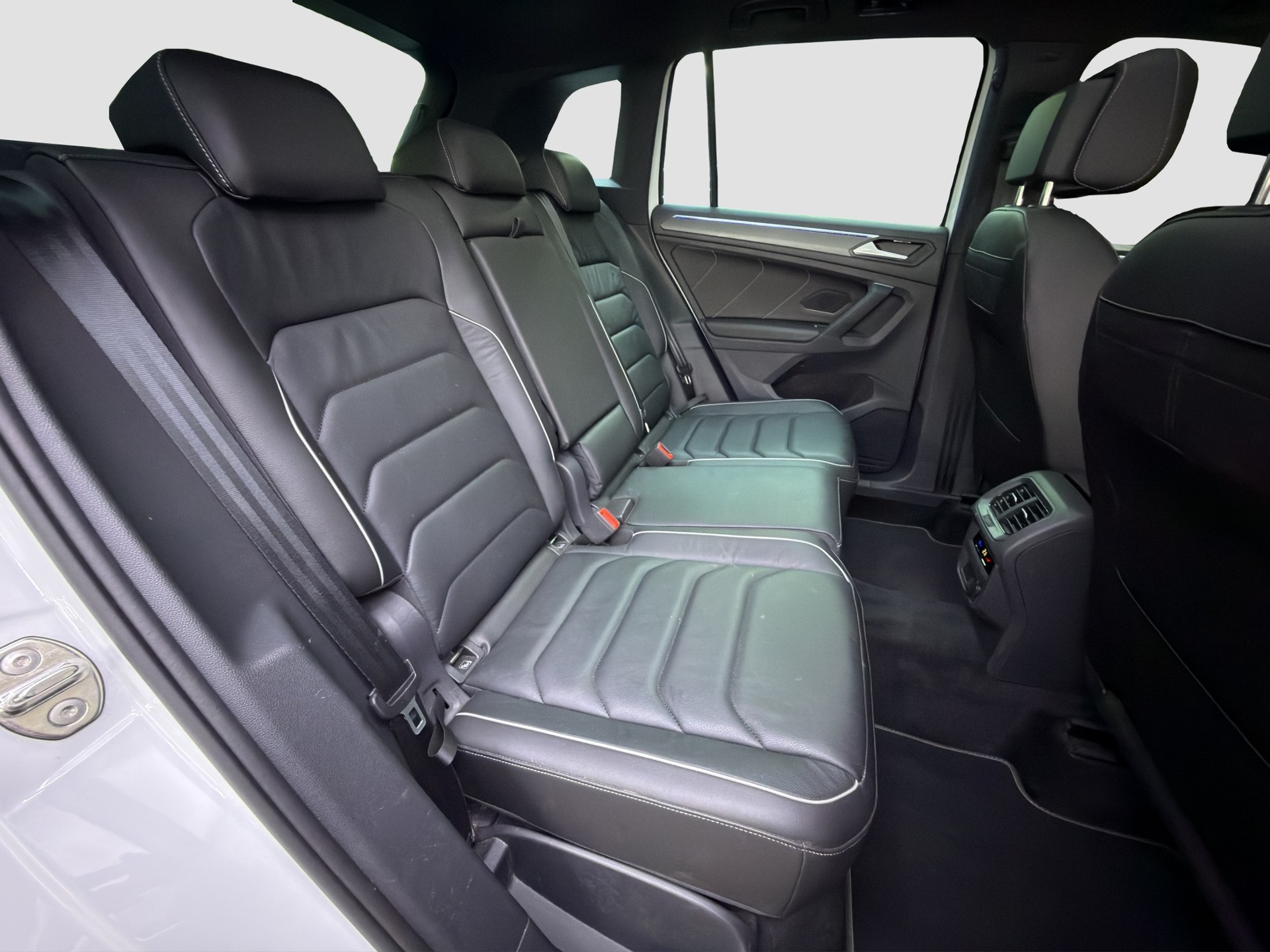 VW Tiguan 2.0TSI R-Line 4Motion DSG-image-14