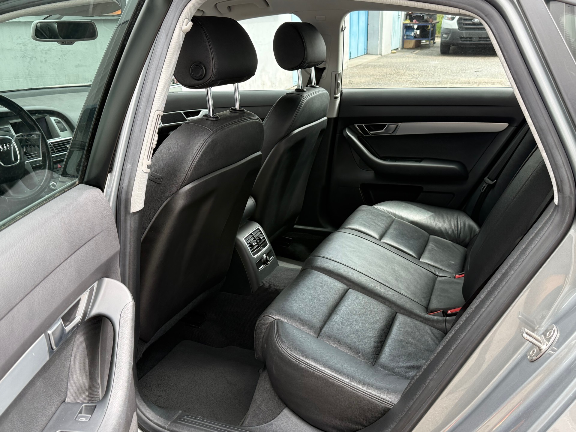 AUDI A6 Limousine 3.0 V6 TDI quattro-image-5