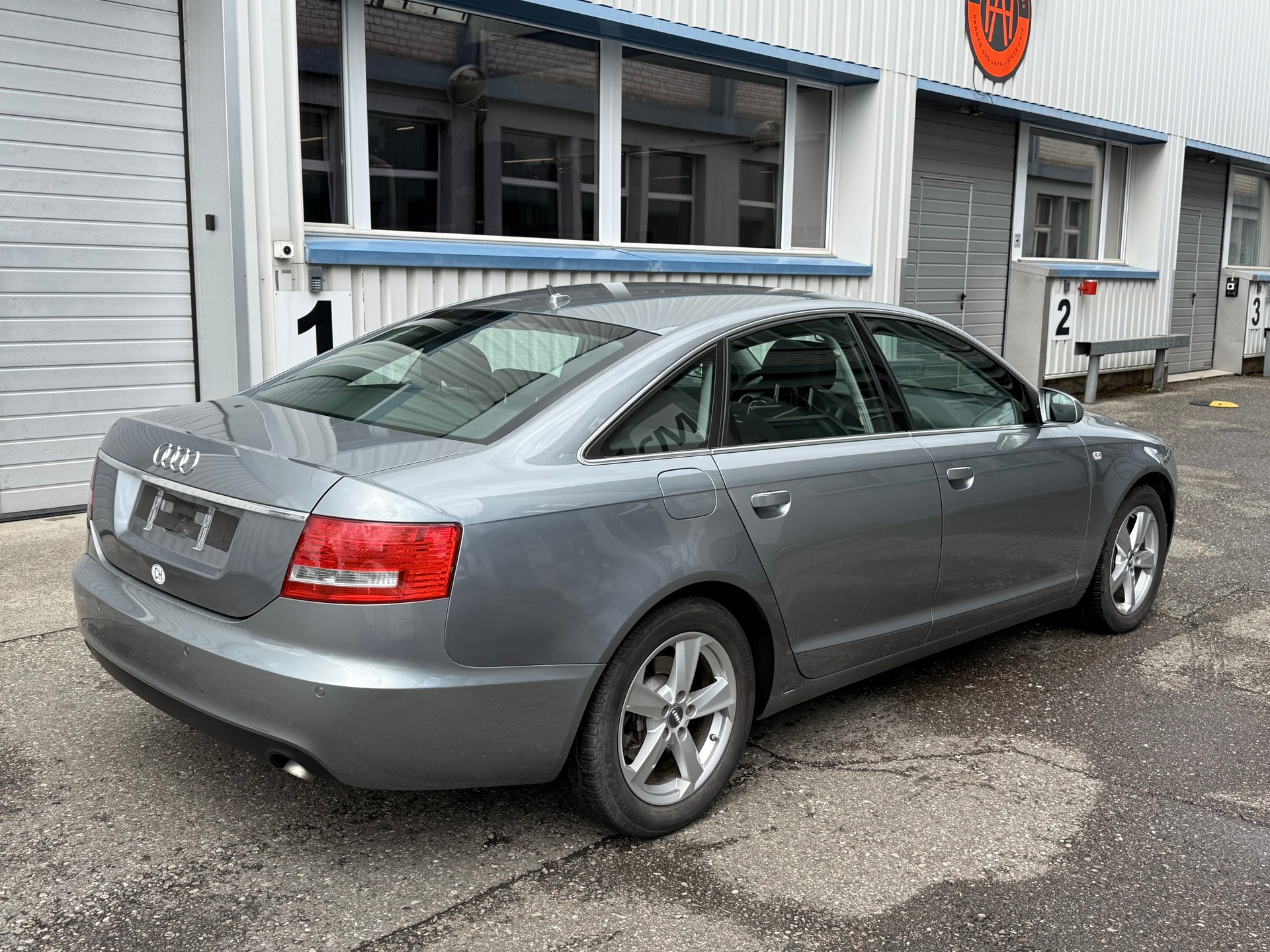 AUDI A6 Limousine 3.0 V6 TDI quattro-image-2