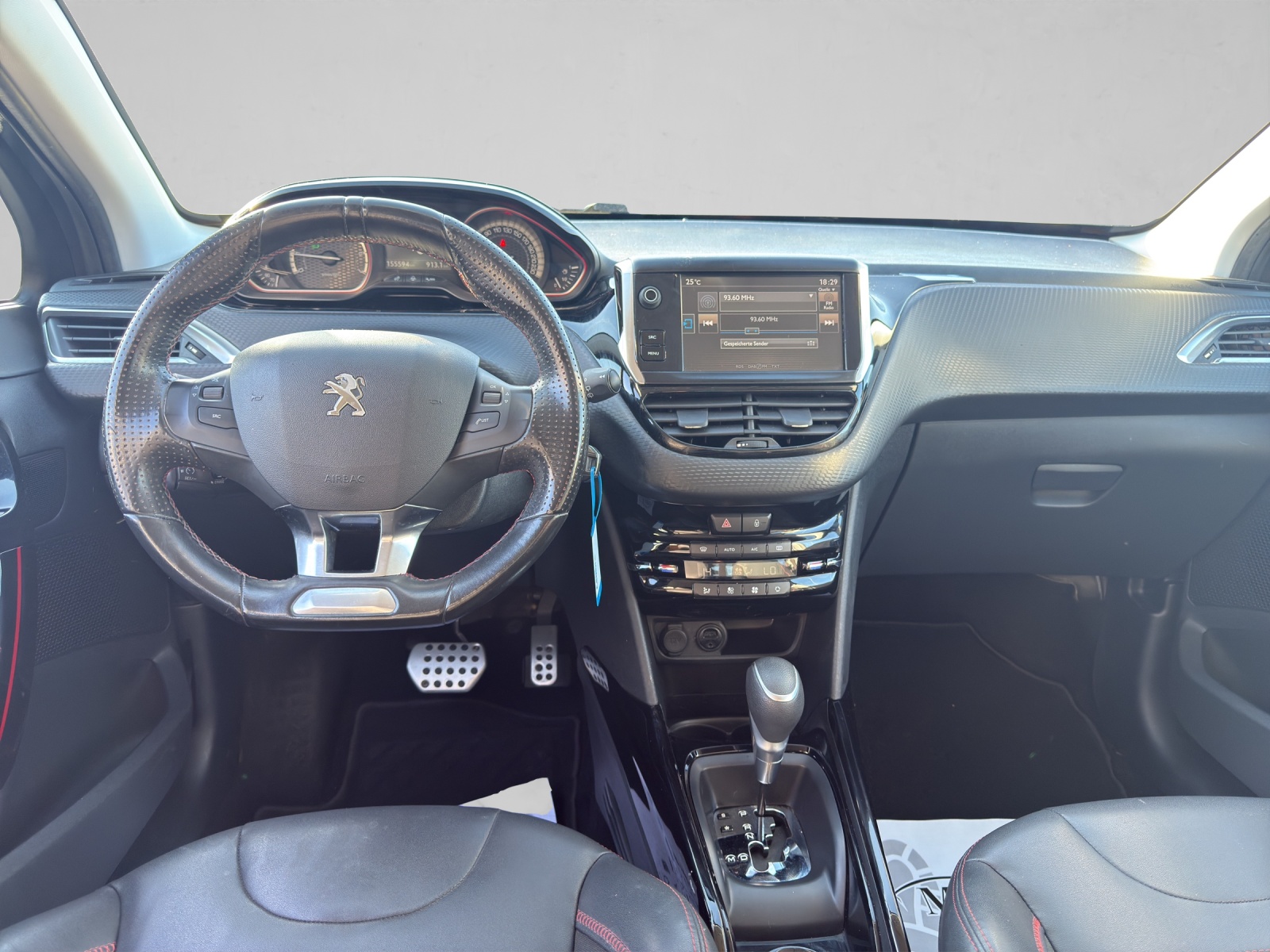 PEUGEOT 2008 1.2 PureTech GT Line EAT6-image-12