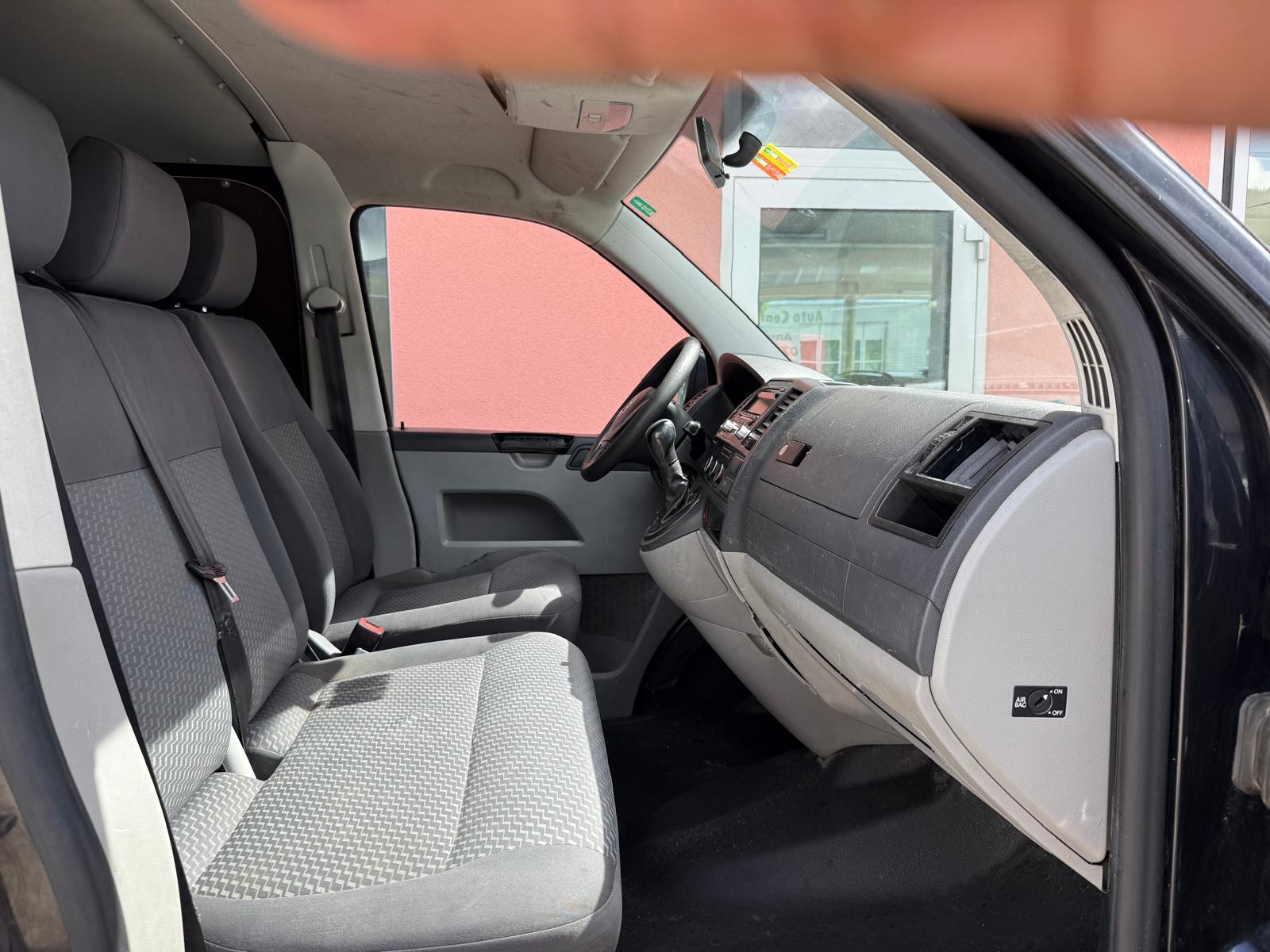 VW T5 Transporter 2.0 TDI DSG-image-8