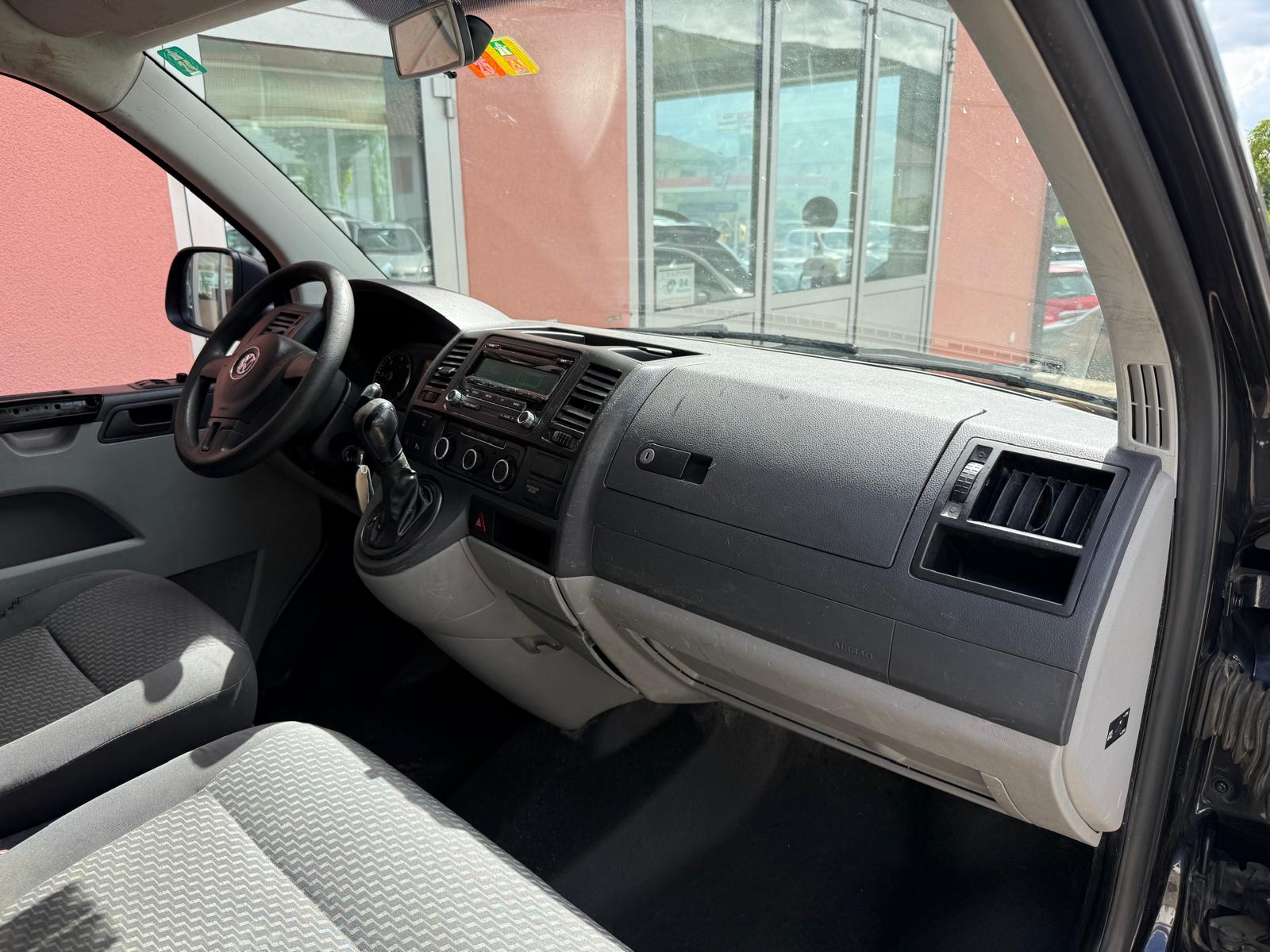 VW T5 Transporter 2.0 TDI DSG-image-7